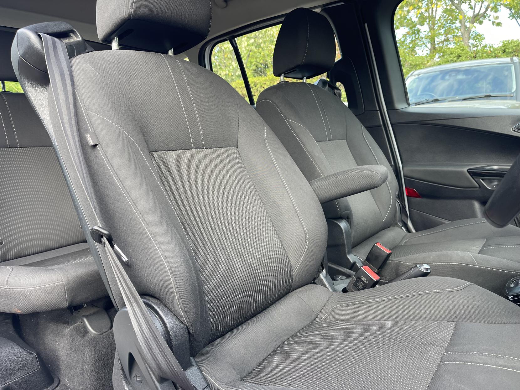Ford B-Max 1.6 Titanium MPV 5dr Petrol Powershift Euro 5 (105 ps)