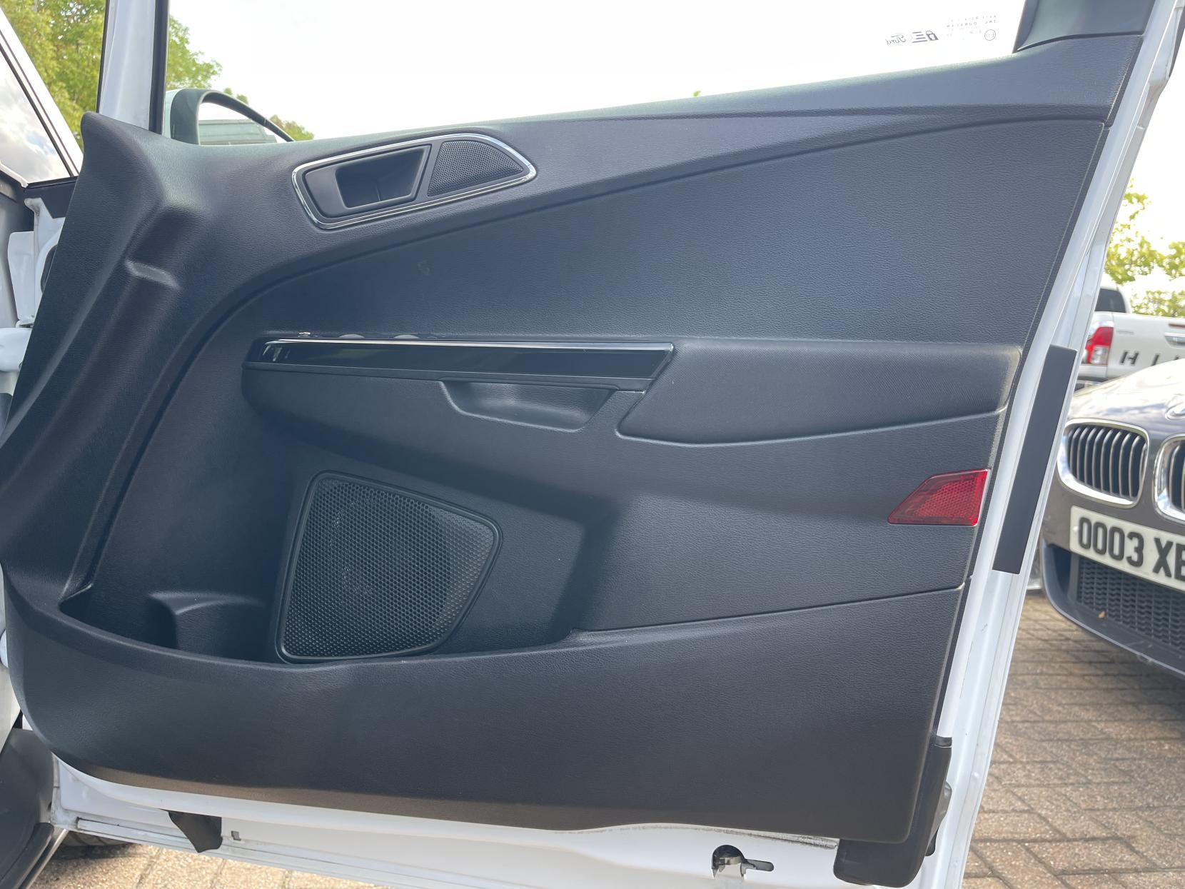 Ford B-Max 1.6 Titanium MPV 5dr Petrol Powershift Euro 5 (105 ps)