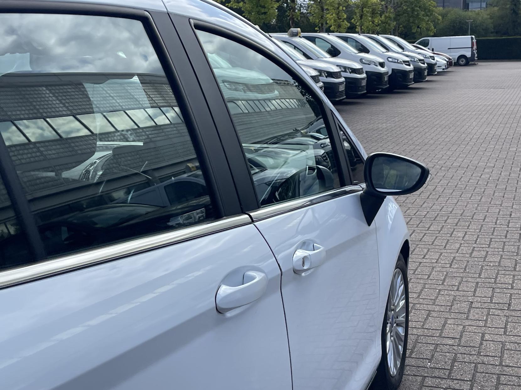 Ford B-Max 1.6 Titanium MPV 5dr Petrol Powershift Euro 5 (105 ps)