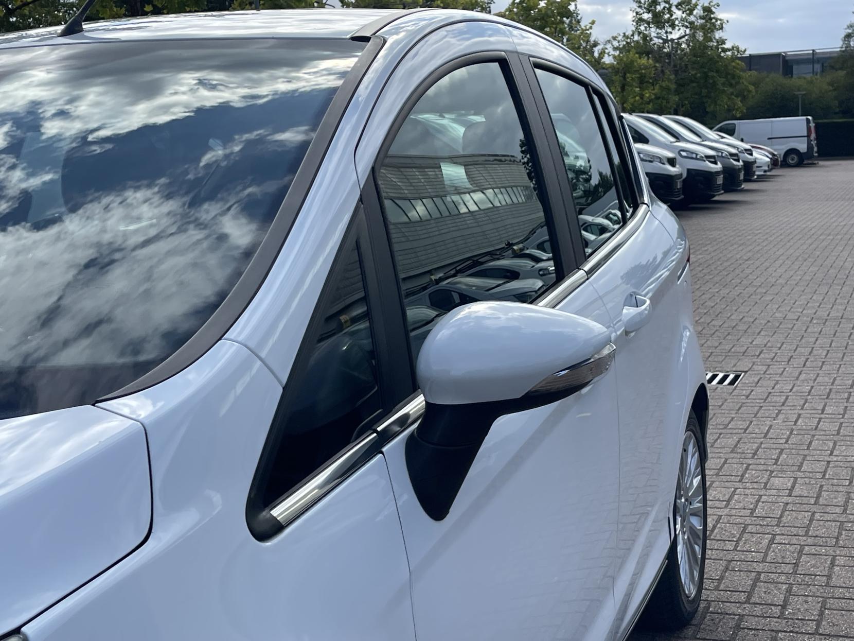 Ford B-Max 1.6 Titanium MPV 5dr Petrol Powershift Euro 5 (105 ps)