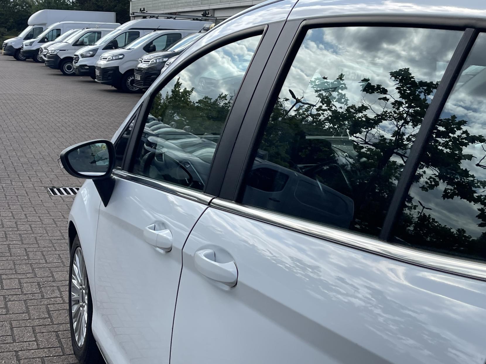 Ford B-Max 1.6 Titanium MPV 5dr Petrol Powershift Euro 5 (105 ps)