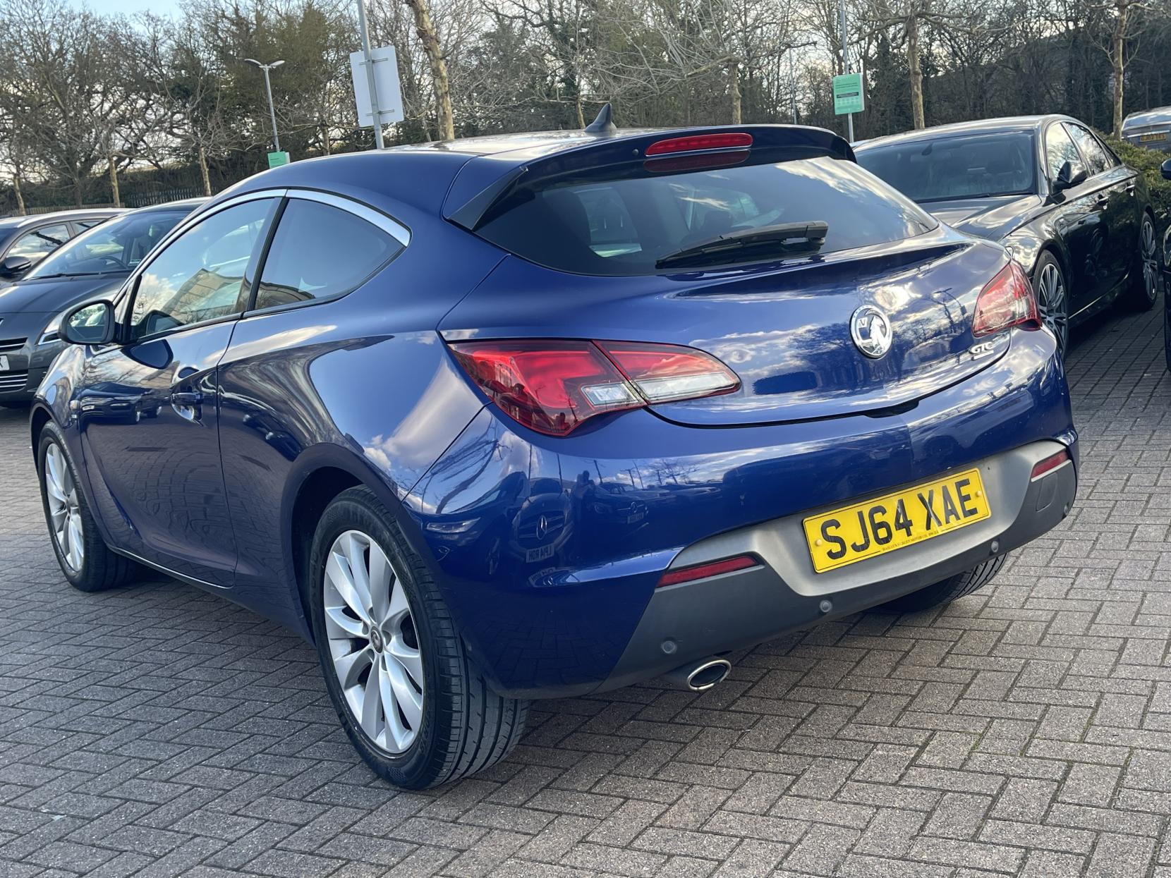 Vauxhall Astra GTC 1.4T SRi Coupe 3dr Petrol Manual Euro 5 (s/s) (140 ps)