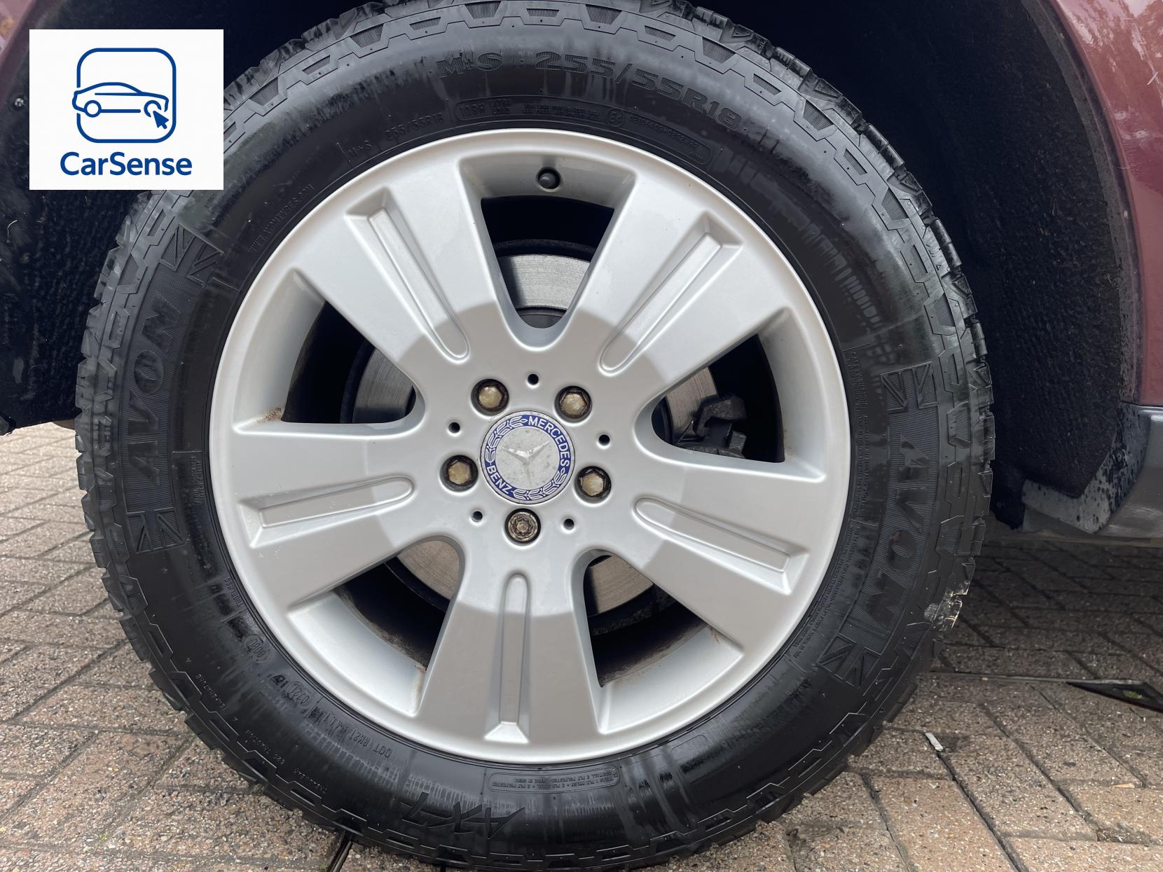 Mercedes-Benz M Class 3.0 ML350 CDI V6 BlueEfficiency SE SUV 5dr Diesel Tiptronic 4WD Euro 5 (231 ps)