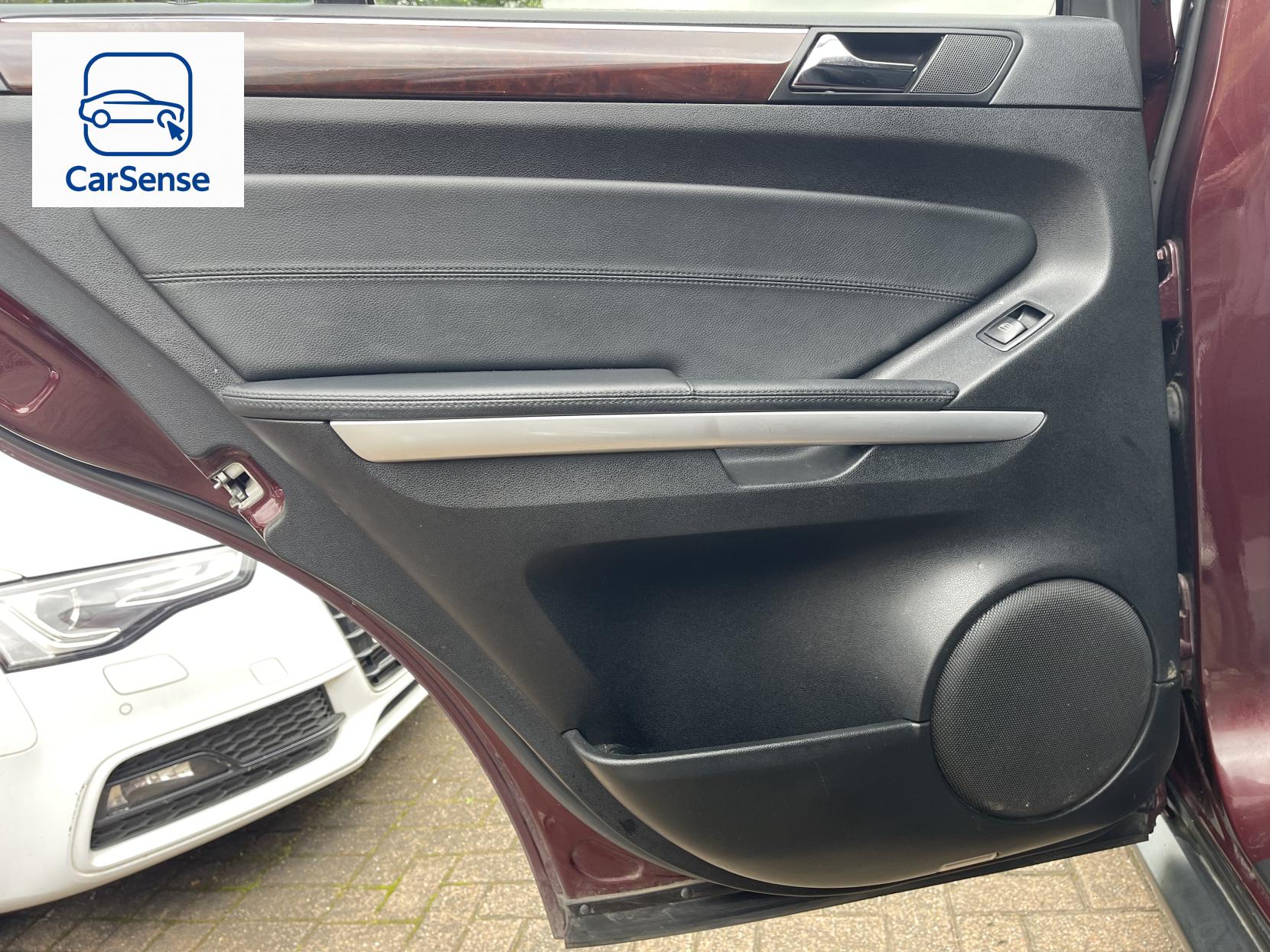 Mercedes-Benz M Class 3.0 ML350 CDI V6 BlueEfficiency SE SUV 5dr Diesel Tiptronic 4WD Euro 5 (231 ps)