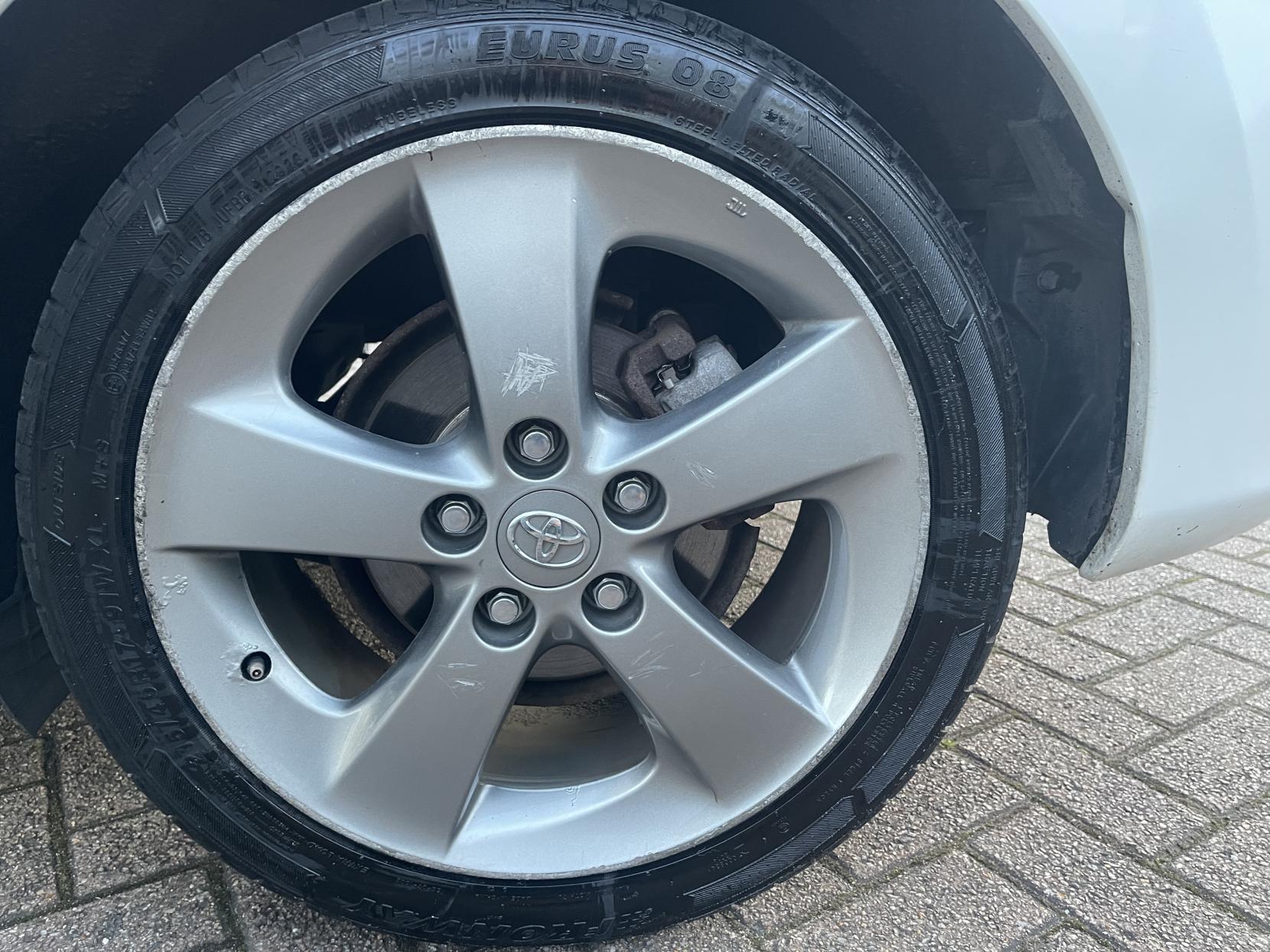Toyota Auris 1.8 VVT-h T Spirit Hatchback 5dr Petrol Hybrid CVT Euro 5 (s/s) (136 ps)