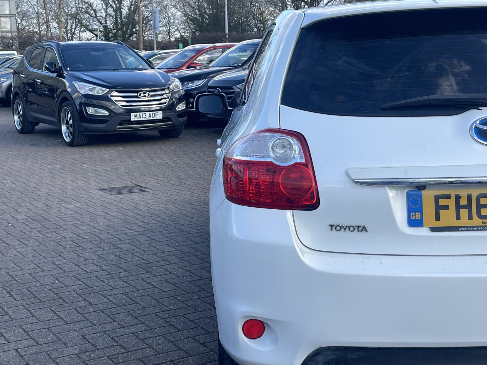 Toyota Auris 1.8 VVT-h T Spirit Hatchback 5dr Petrol Hybrid CVT Euro 5 (s/s) (136 ps)