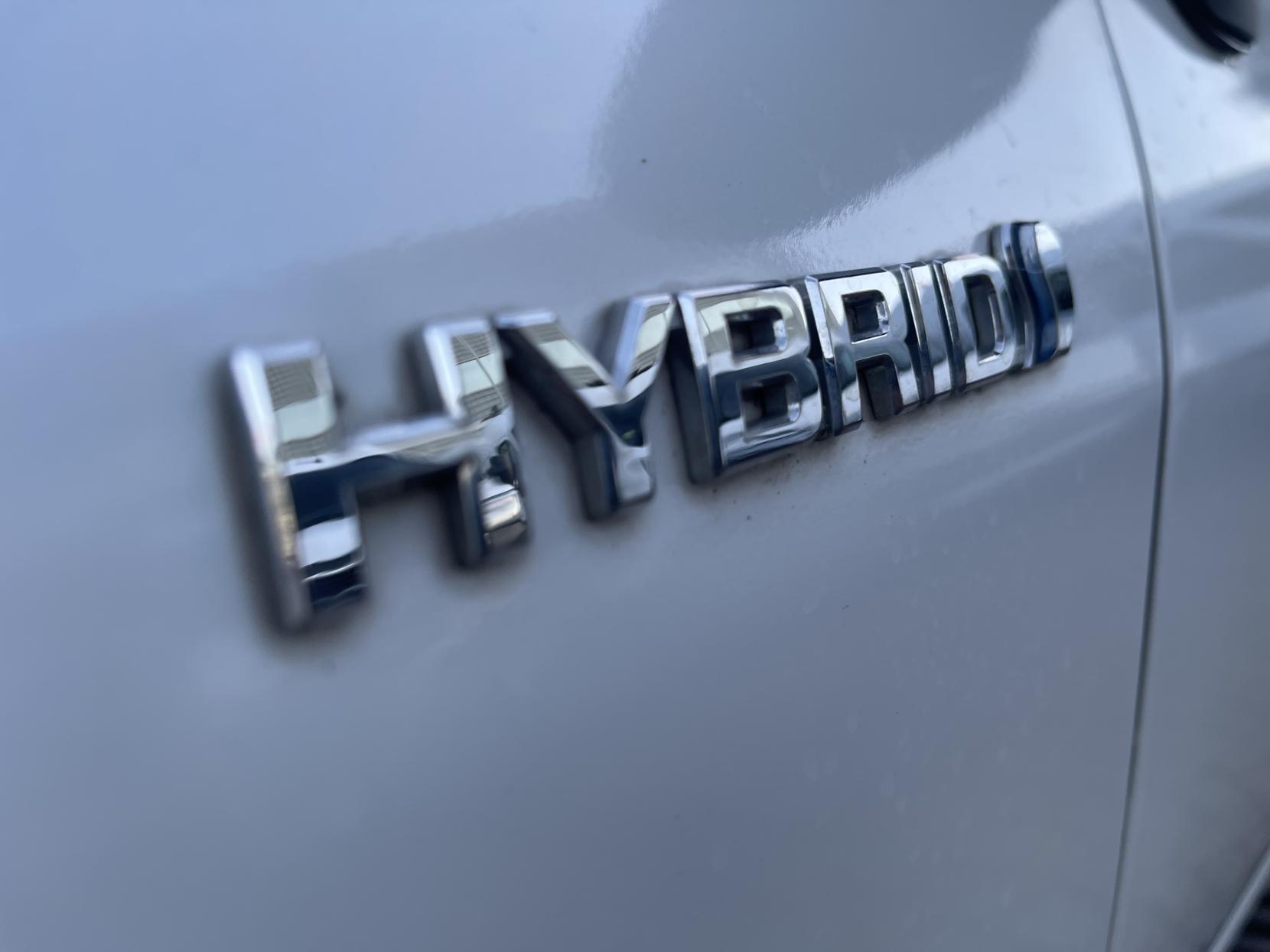 Toyota Auris 1.8 VVT-h T Spirit Hatchback 5dr Petrol Hybrid CVT Euro 5 (s/s) (136 ps)