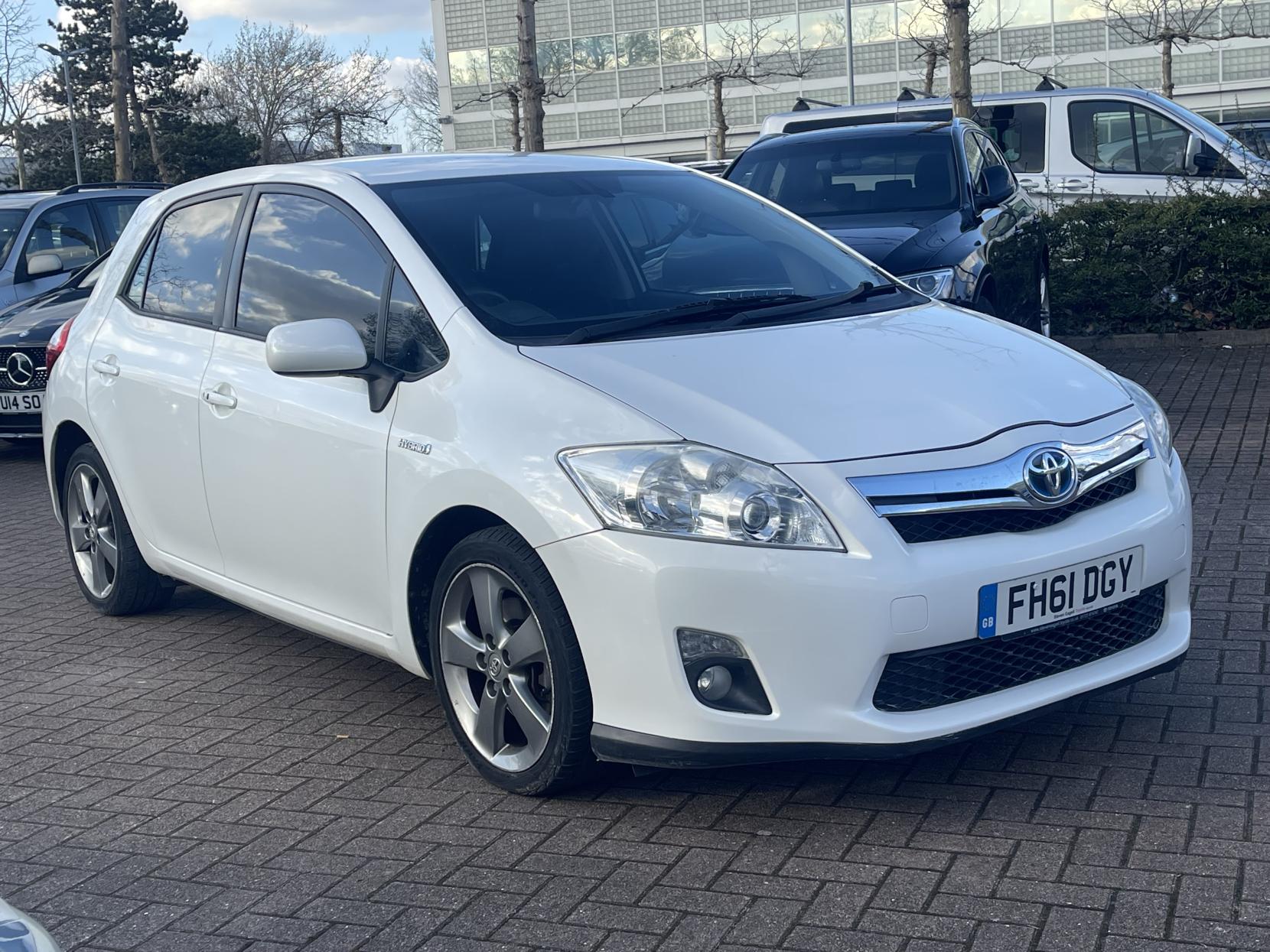 Toyota Auris 1.8 VVT-h T Spirit Hatchback 5dr Petrol Hybrid CVT Euro 5 (s/s) (136 ps)