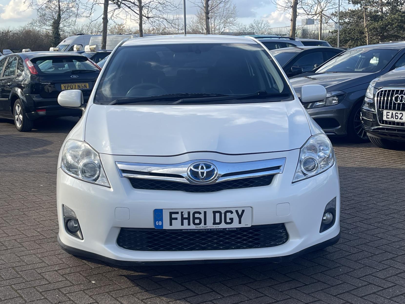 Toyota Auris 1.8 VVT-h T Spirit Hatchback 5dr Petrol Hybrid CVT Euro 5 (s/s) (136 ps)