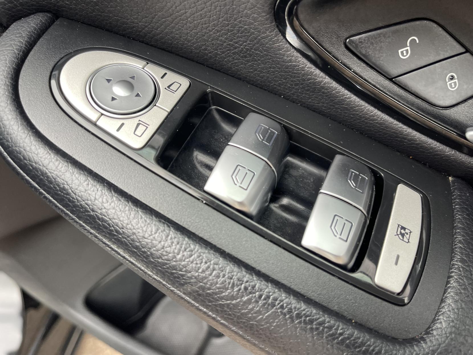 Mercedes-Benz C Class 2.1 C220 BlueTEC SE Saloon 4dr Diesel G-Tronic+ Euro 6 (s/s) (170 ps)