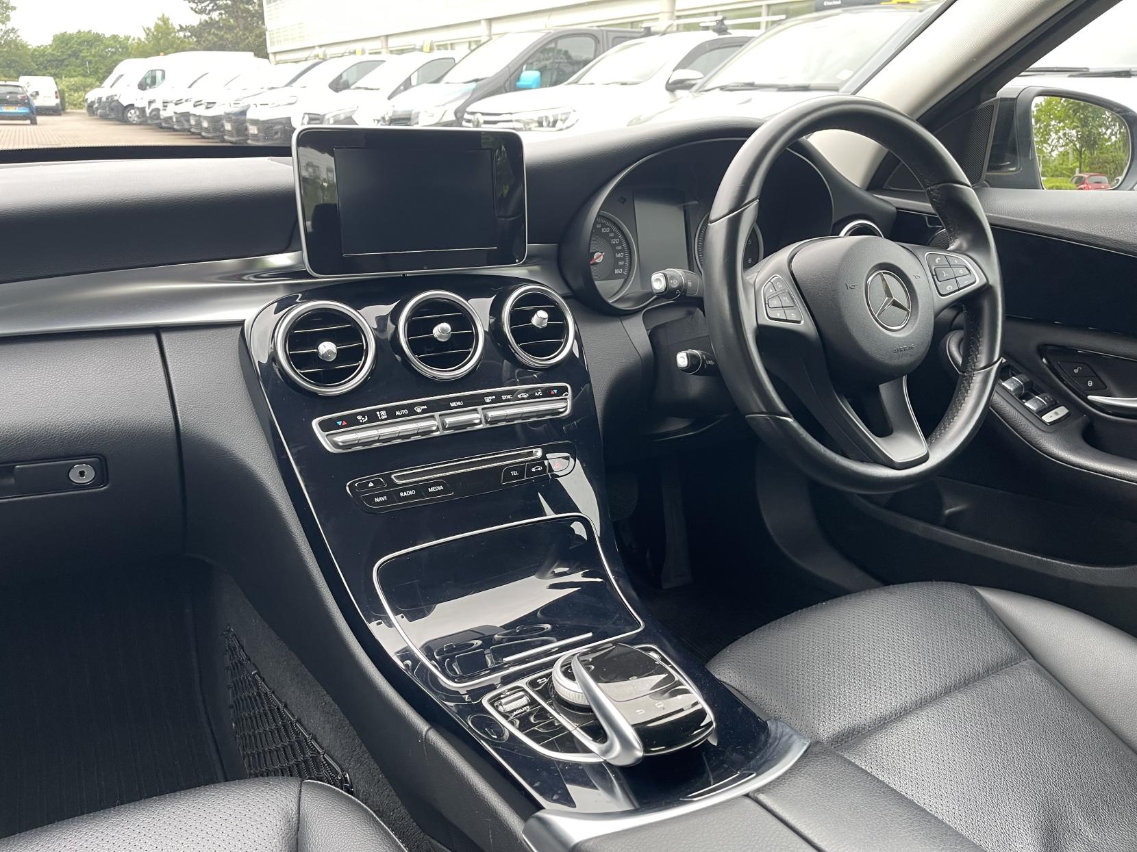 Mercedes-Benz C Class 2.1 C220 BlueTEC SE Saloon 4dr Diesel G-Tronic+ Euro 6 (s/s) (170 ps)