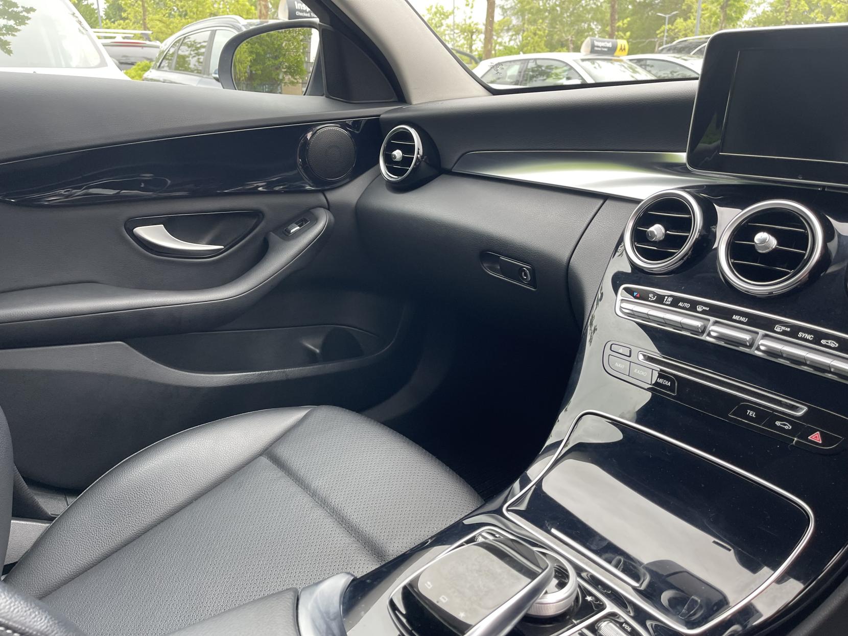 Mercedes-Benz C Class 2.1 C220 BlueTEC SE Saloon 4dr Diesel G-Tronic+ Euro 6 (s/s) (170 ps)