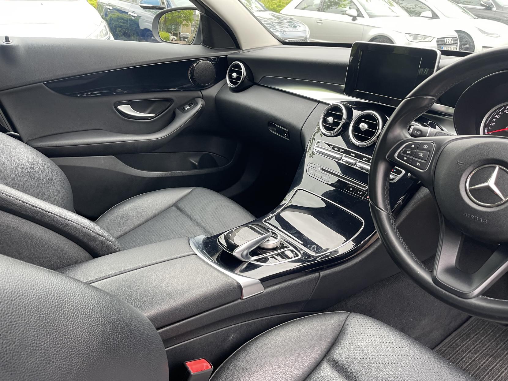 Mercedes-Benz C Class 2.1 C220 BlueTEC SE Saloon 4dr Diesel G-Tronic+ Euro 6 (s/s) (170 ps)