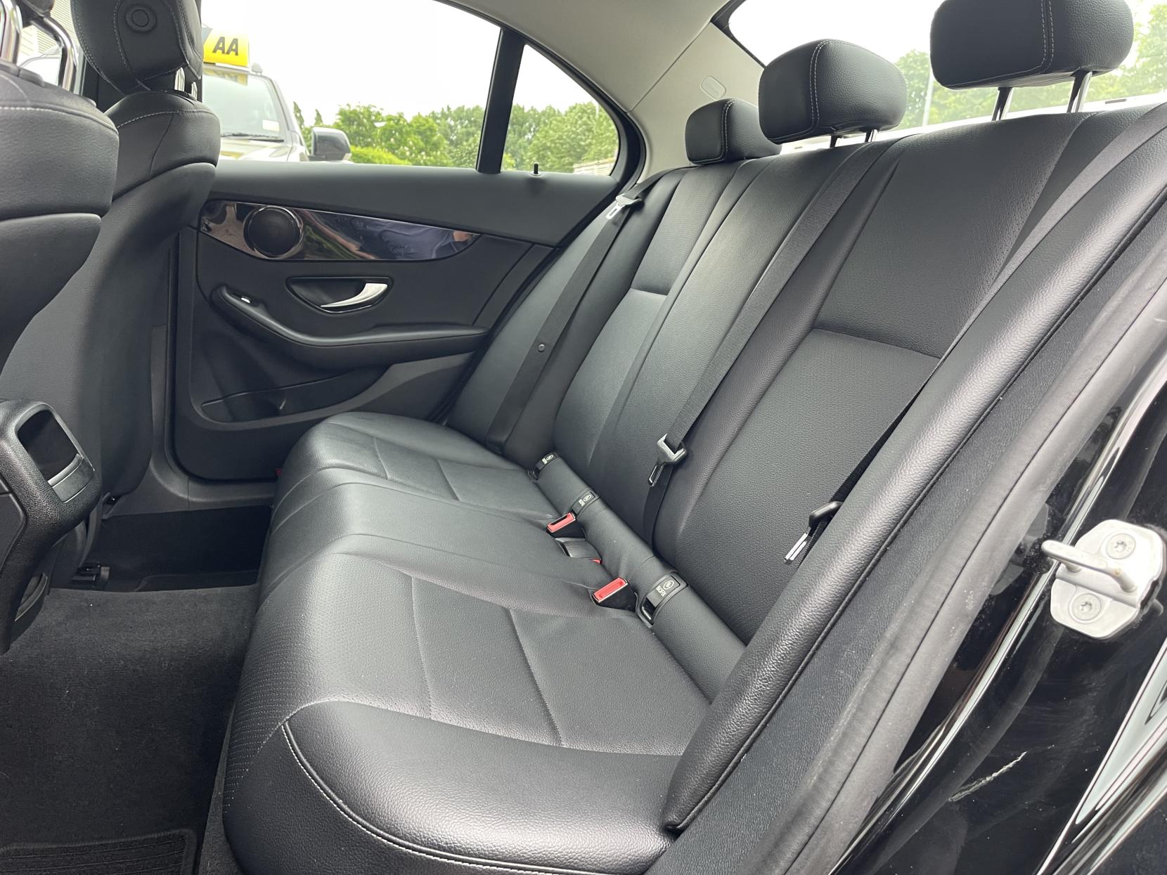 Mercedes-Benz C Class 2.1 C220 BlueTEC SE Saloon 4dr Diesel G-Tronic+ Euro 6 (s/s) (170 ps)