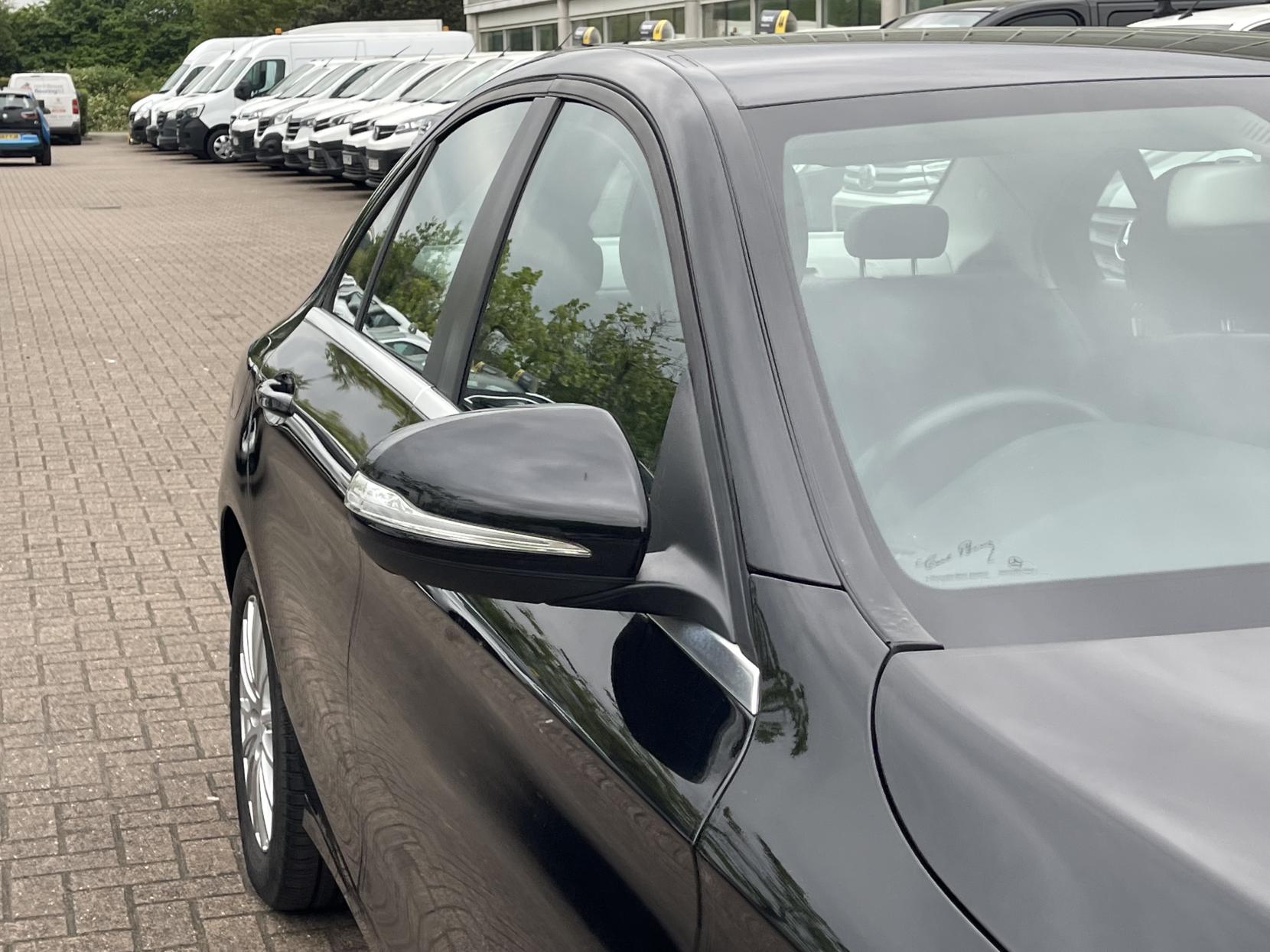 Mercedes-Benz C Class 2.1 C220 BlueTEC SE Saloon 4dr Diesel G-Tronic+ Euro 6 (s/s) (170 ps)