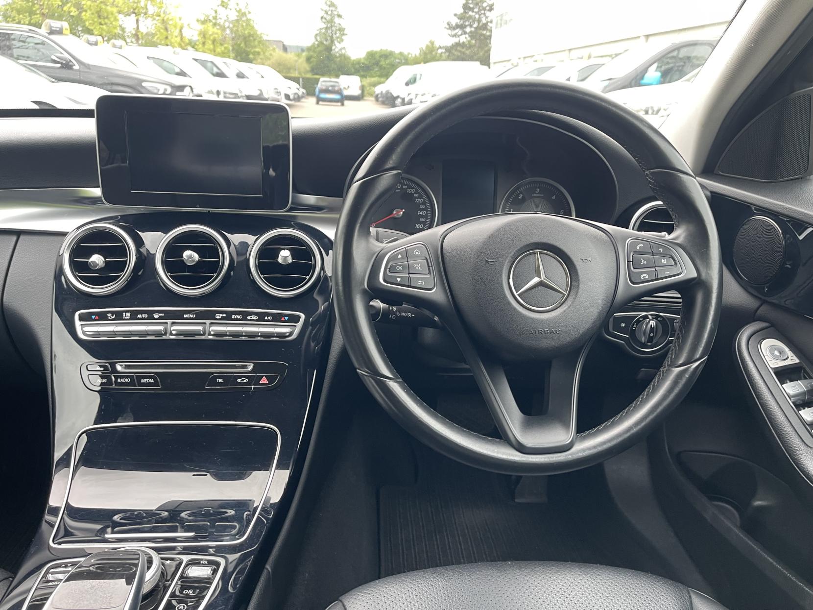 Mercedes-Benz C Class 2.1 C220 BlueTEC SE Saloon 4dr Diesel G-Tronic+ Euro 6 (s/s) (170 ps)
