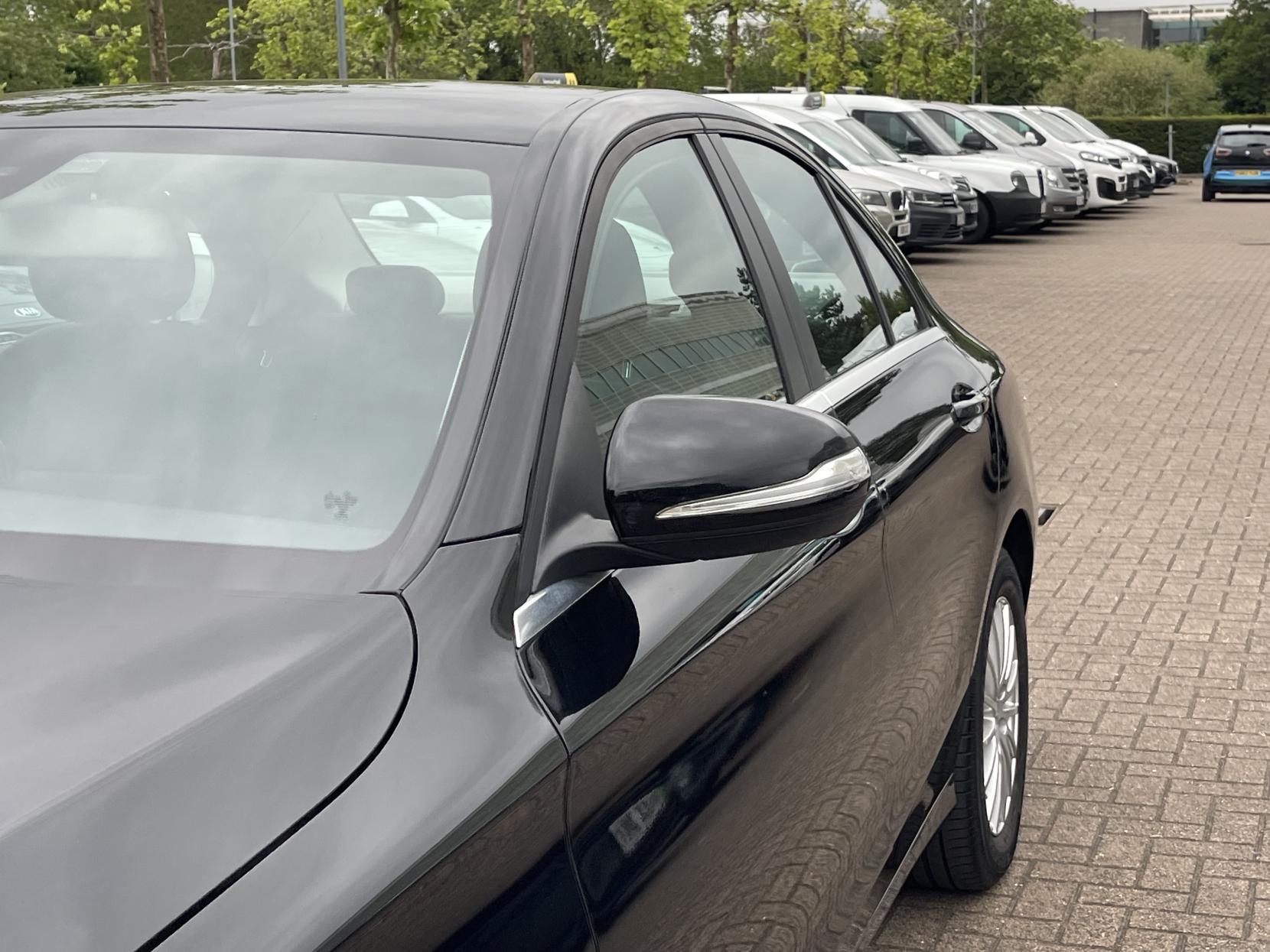 Mercedes-Benz C Class 2.1 C220 BlueTEC SE Saloon 4dr Diesel G-Tronic+ Euro 6 (s/s) (170 ps)