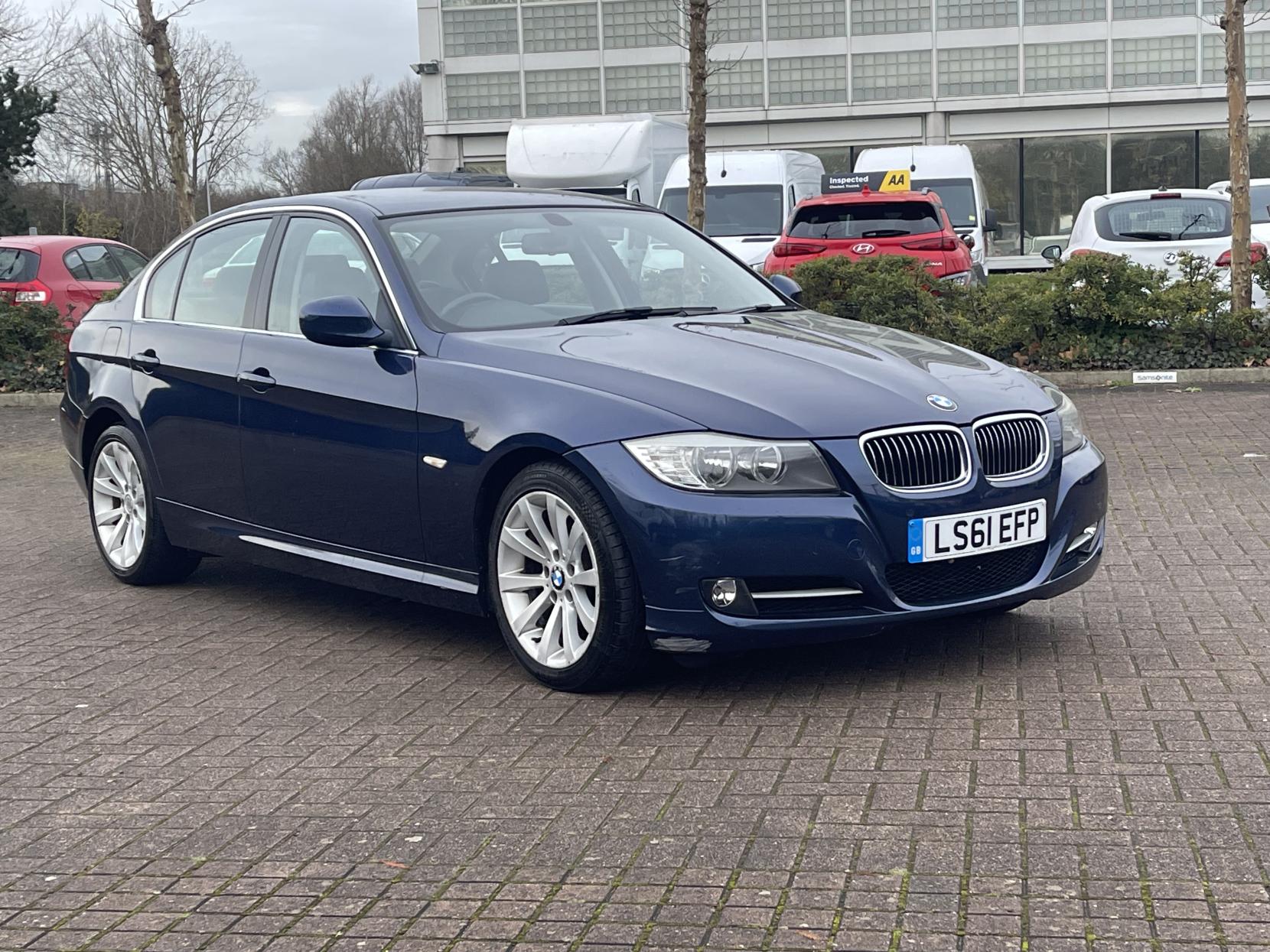 BMW 3 Series 2.0 318i Exclusive Edition Saloon 4dr Petrol Steptronic Euro 5 (143 ps)