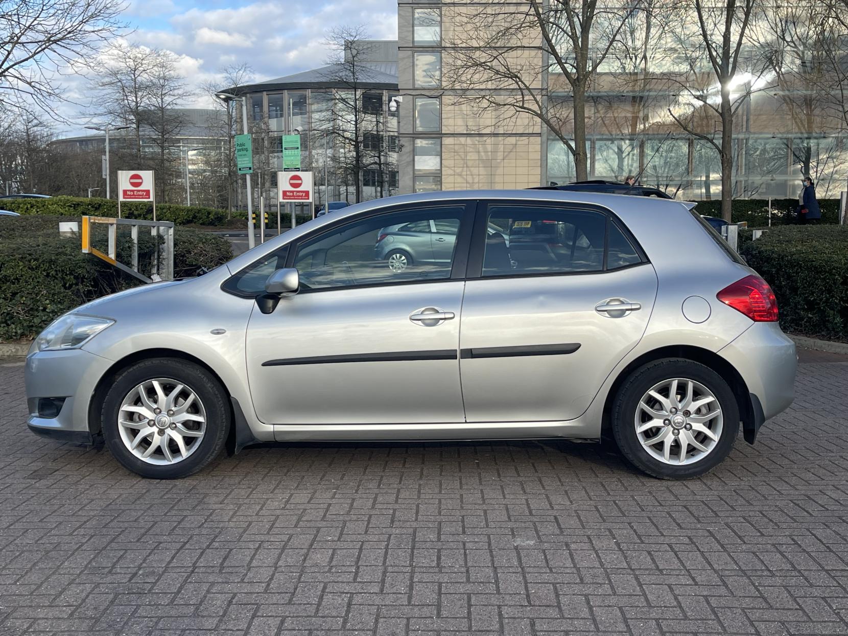 Toyota Auris 1.6 TR Hatchback 5dr Petrol Multimode (161 g/km, 124 bhp)