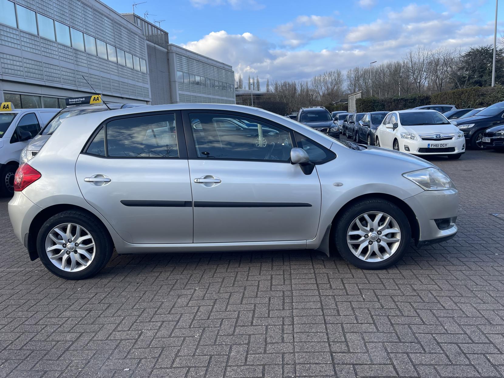 Toyota Auris 1.6 TR Hatchback 5dr Petrol Multimode (161 g/km, 124 bhp)