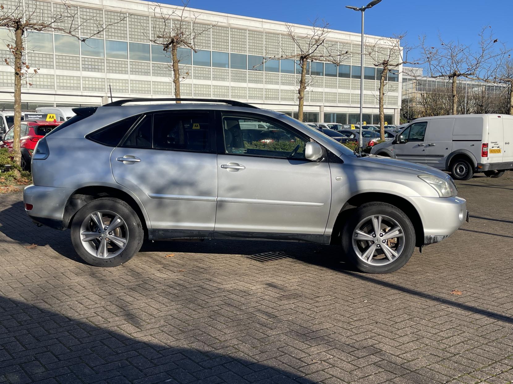 Lexus RX 3.3 400h SE SUV 5dr Petrol Hybrid CVT (192 g/km, 208 bhp)