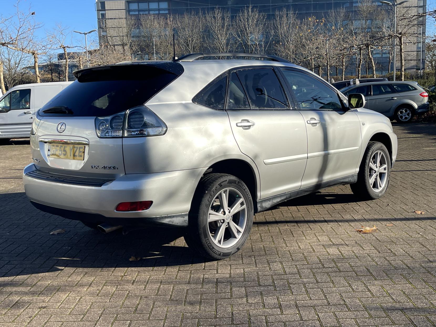 Lexus RX 3.3 400h SE SUV 5dr Petrol Hybrid CVT (192 g/km, 208 bhp)