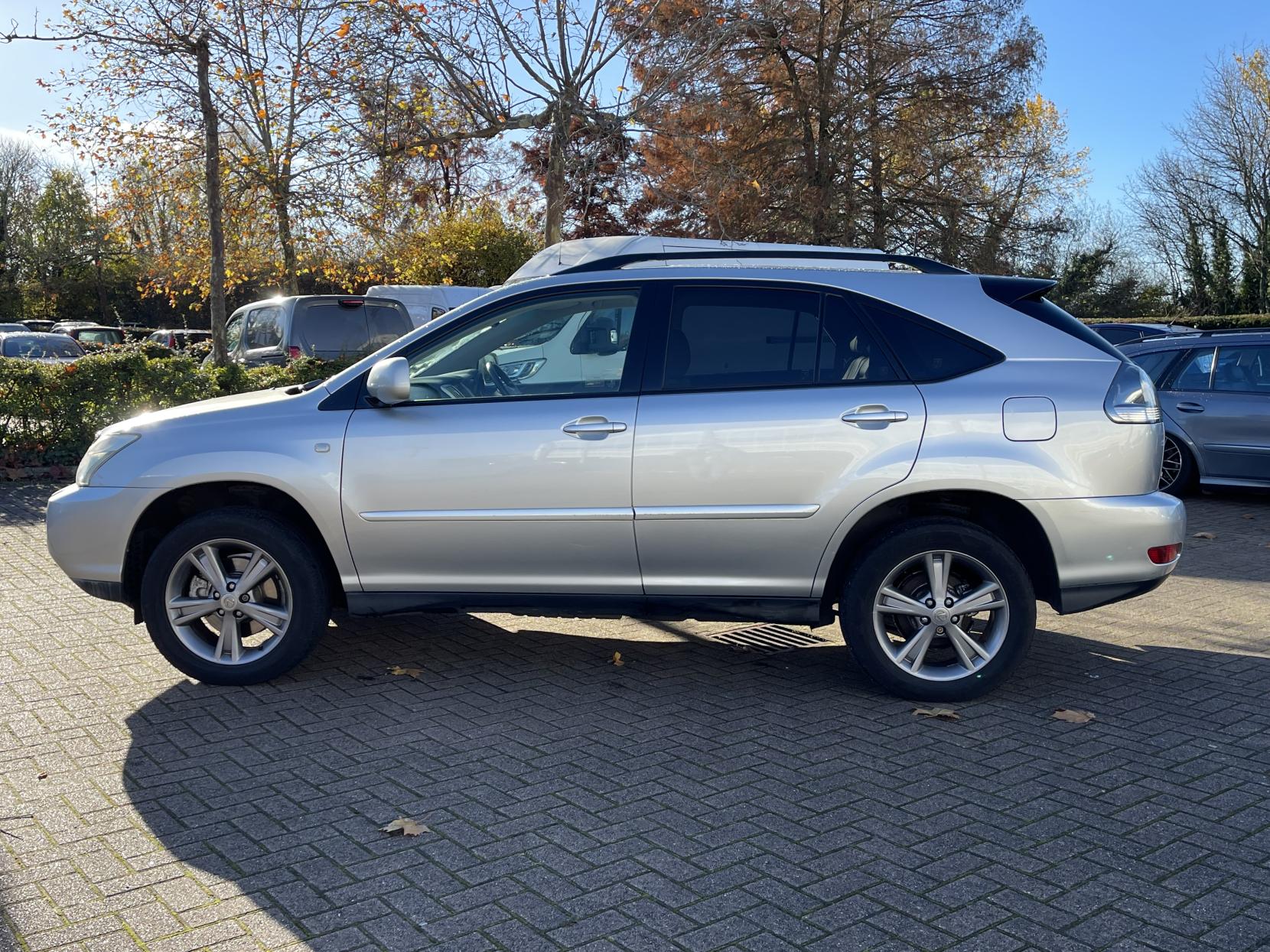 Lexus RX 3.3 400h SE SUV 5dr Petrol Hybrid CVT (192 g/km, 208 bhp)