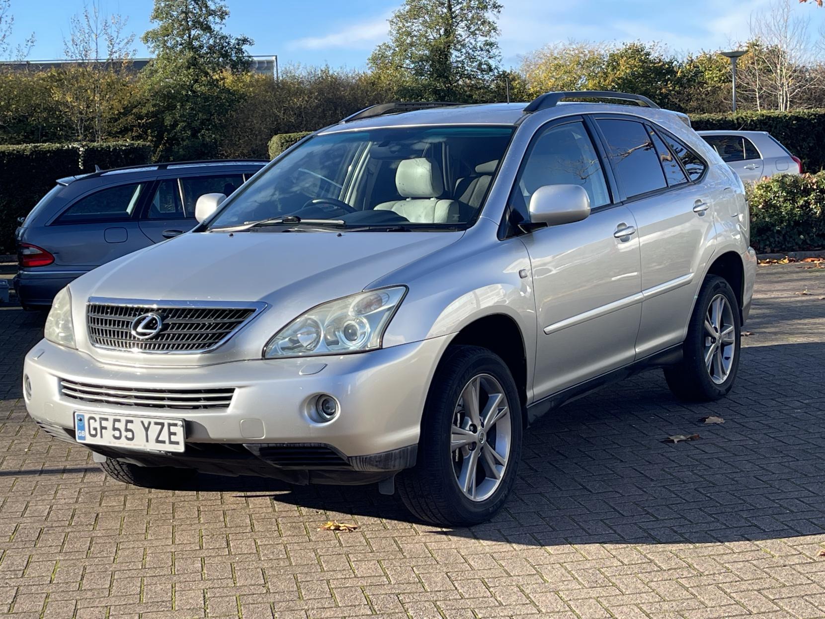 Lexus RX 3.3 400h SE SUV 5dr Petrol Hybrid CVT (192 g/km, 208 bhp)