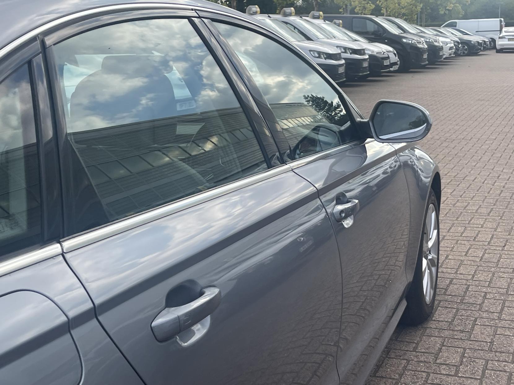 Audi A6 Saloon 2.0 TDI ultra SE Saloon 4dr Diesel S Tronic Euro 6 (s/s) (190 ps)