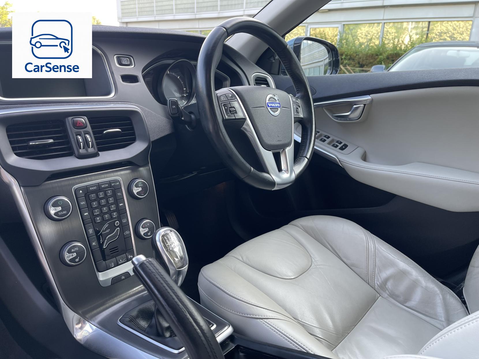 Volvo V40 2.0 D3 SE Lux Nav Hatchback 5dr Diesel Manual Euro 5 (s/s) (150 ps)