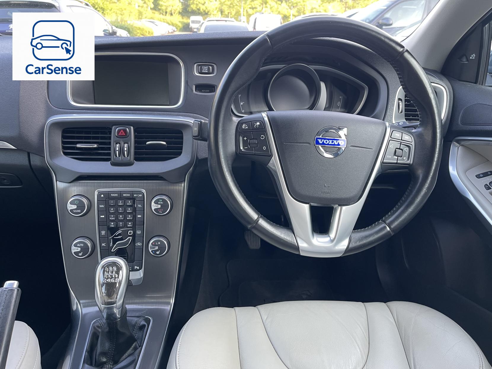 Volvo V40 2.0 D3 SE Lux Nav Hatchback 5dr Diesel Manual Euro 5 (s/s) (150 ps)