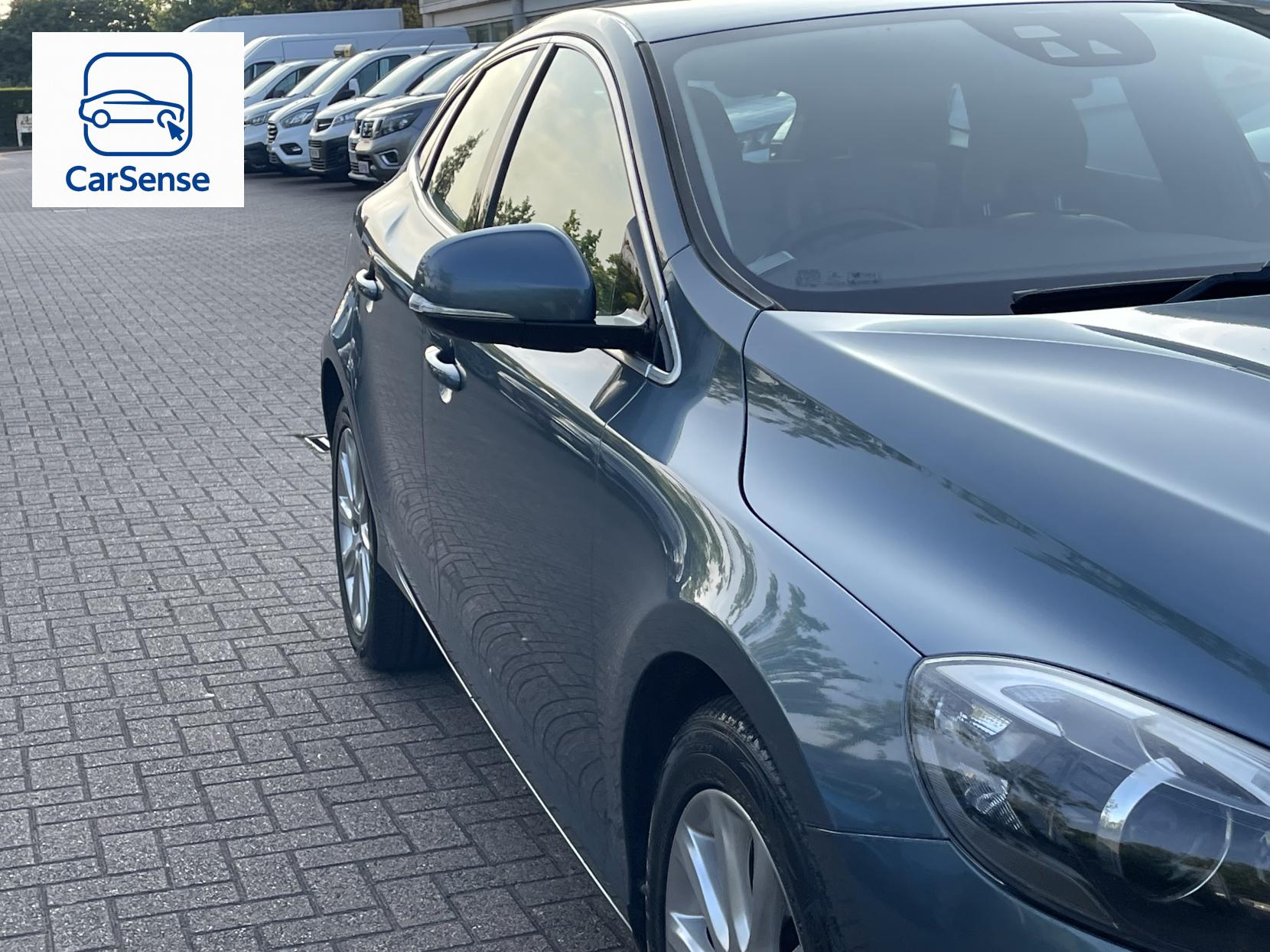 Volvo V40 2.0 D3 SE Lux Nav Hatchback 5dr Diesel Manual Euro 5 (s/s) (150 ps)