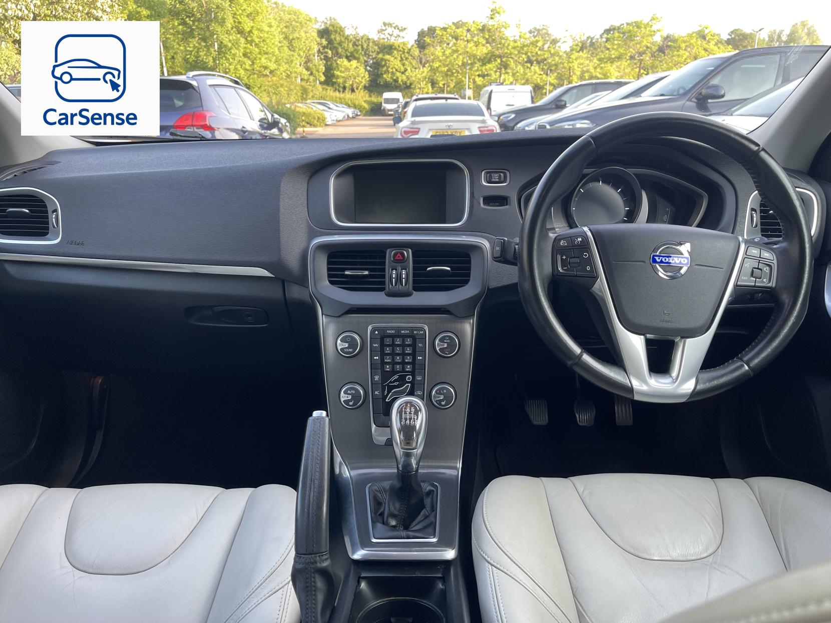 Volvo V40 2.0 D3 SE Lux Nav Hatchback 5dr Diesel Manual Euro 5 (s/s) (150 ps)