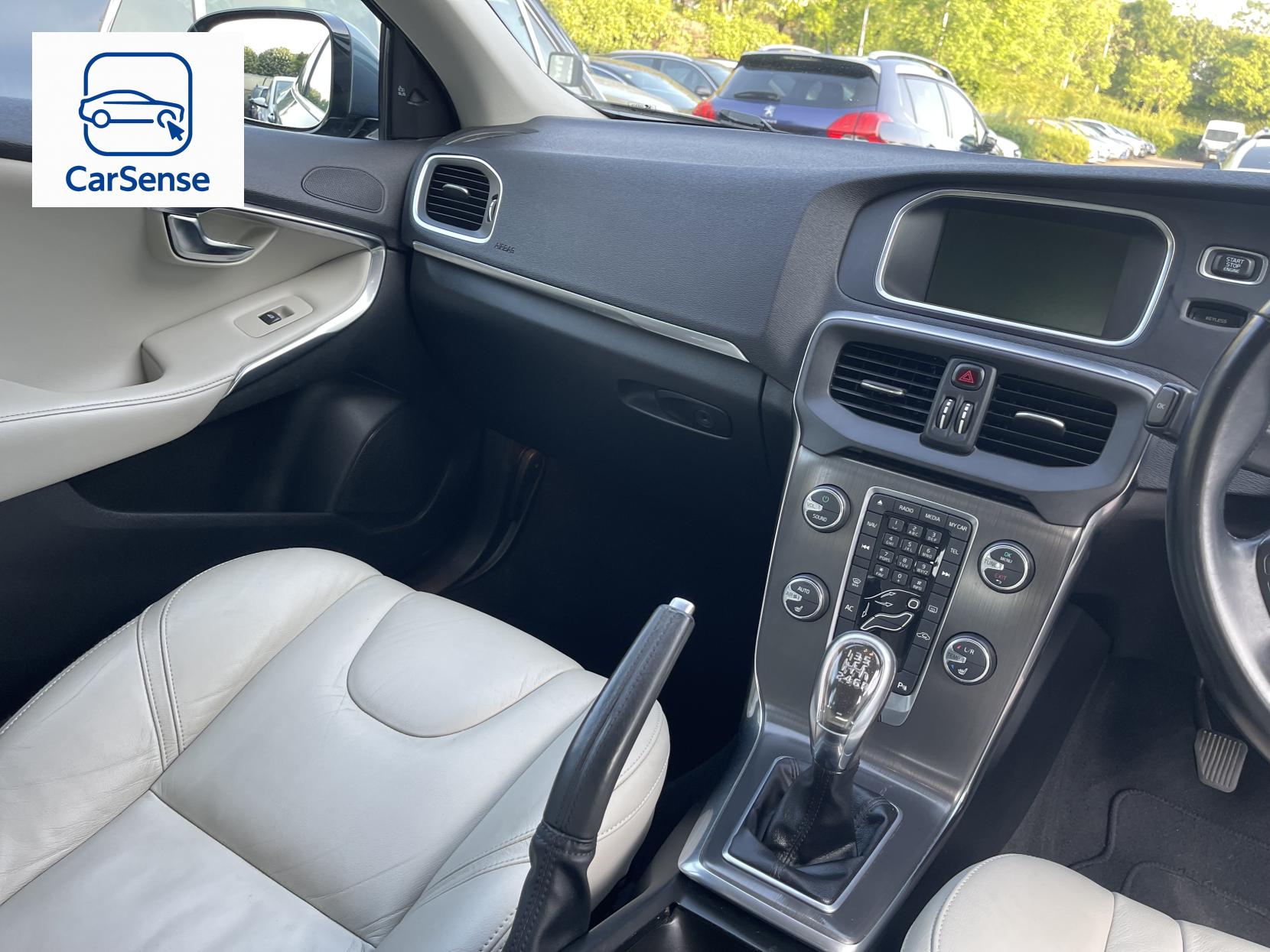 Volvo V40 2.0 D3 SE Lux Nav Hatchback 5dr Diesel Manual Euro 5 (s/s) (150 ps)