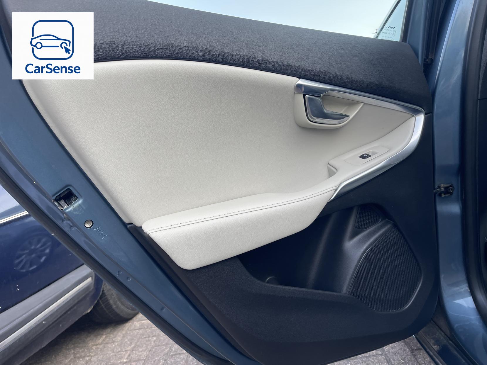 Volvo V40 2.0 D3 SE Lux Nav Hatchback 5dr Diesel Manual Euro 5 (s/s) (150 ps)