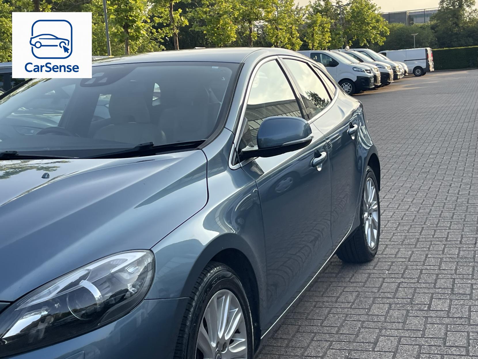 Volvo V40 2.0 D3 SE Lux Nav Hatchback 5dr Diesel Manual Euro 5 (s/s) (150 ps)