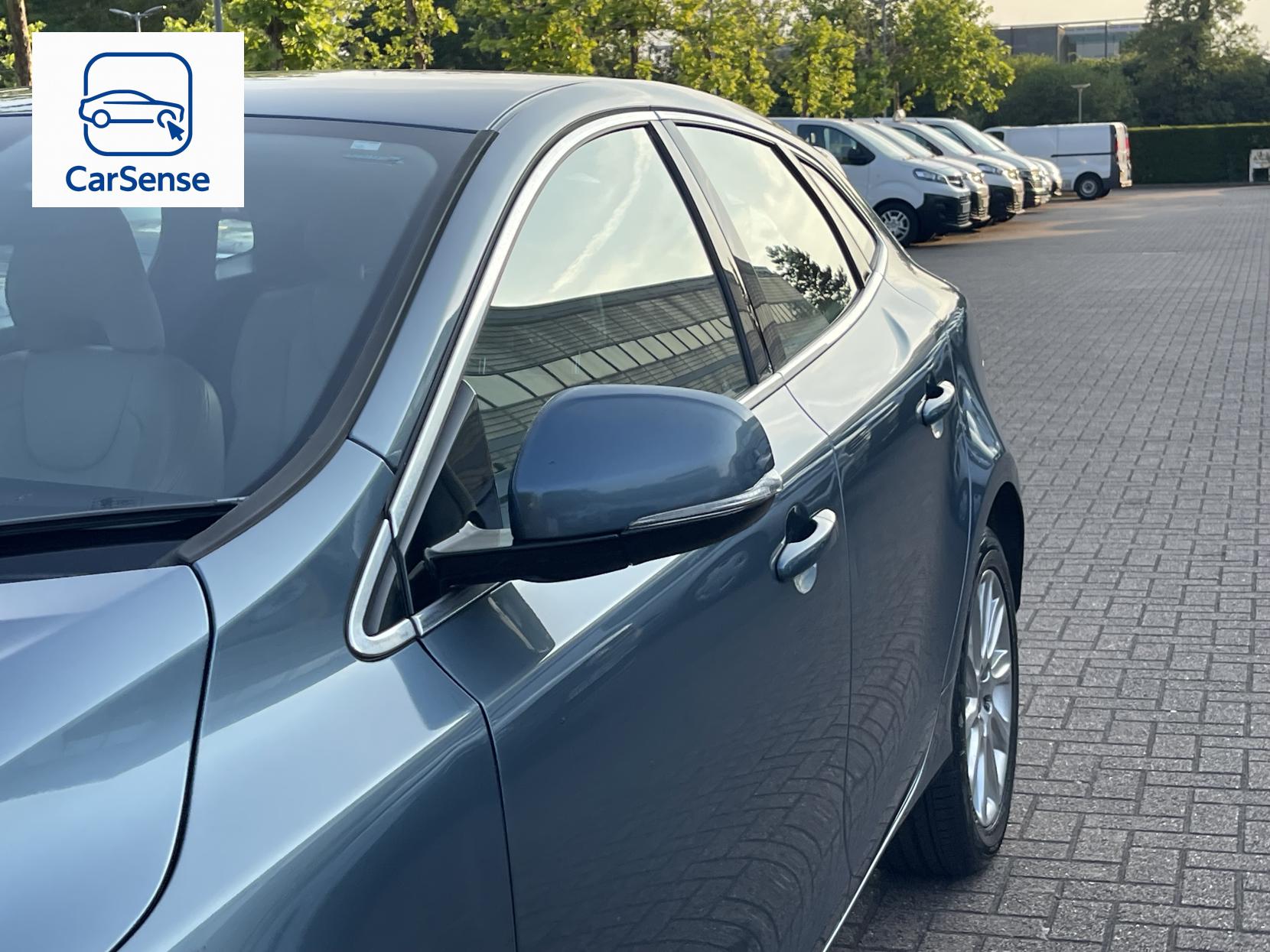 Volvo V40 2.0 D3 SE Lux Nav Hatchback 5dr Diesel Manual Euro 5 (s/s) (150 ps)