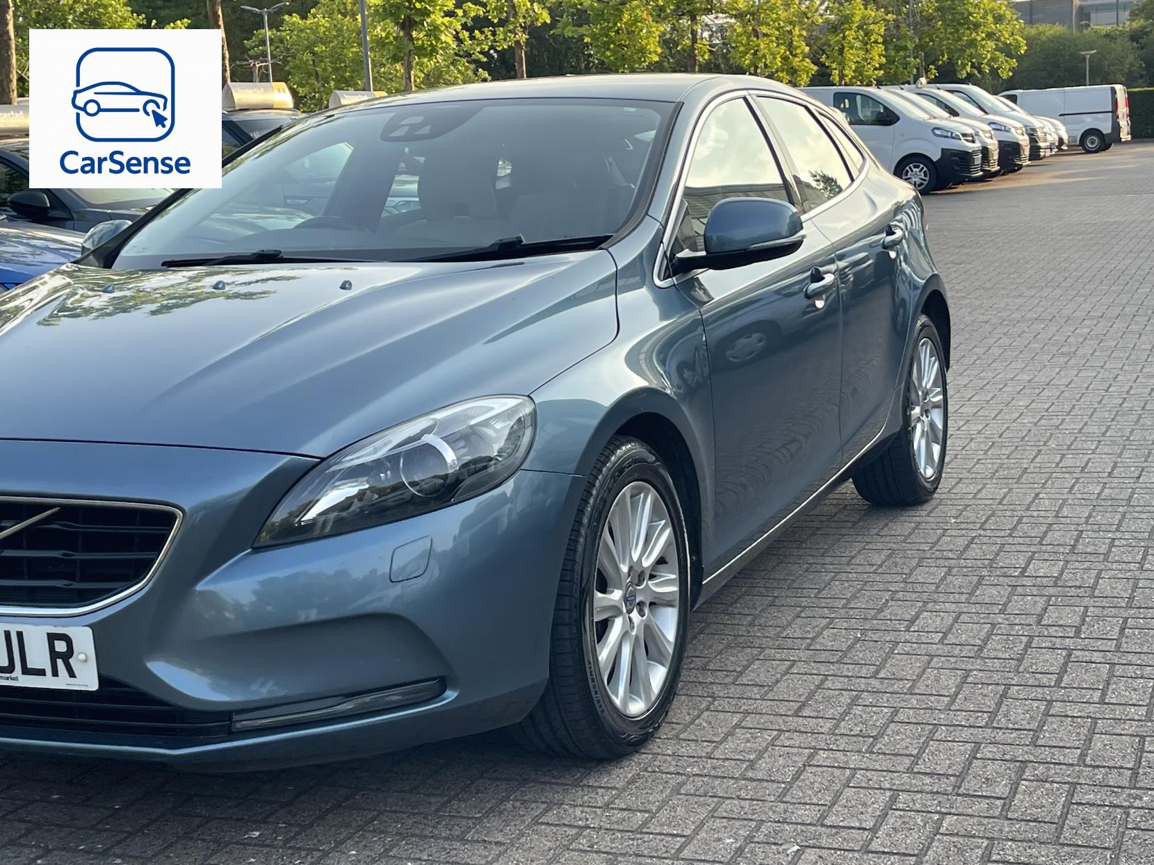 Volvo V40 2.0 D3 SE Lux Nav Hatchback 5dr Diesel Manual Euro 5 (s/s) (150 ps)