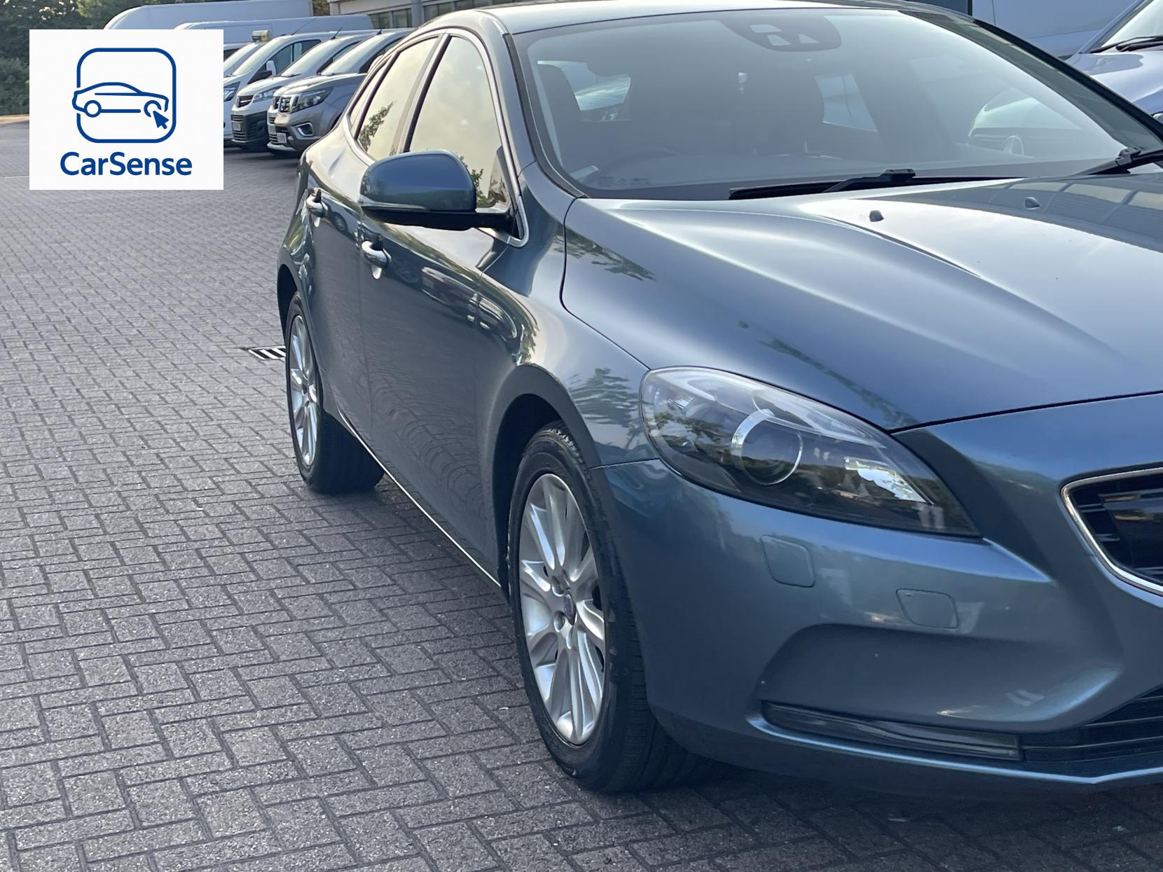 Volvo V40 2.0 D3 SE Lux Nav Hatchback 5dr Diesel Manual Euro 5 (s/s) (150 ps)
