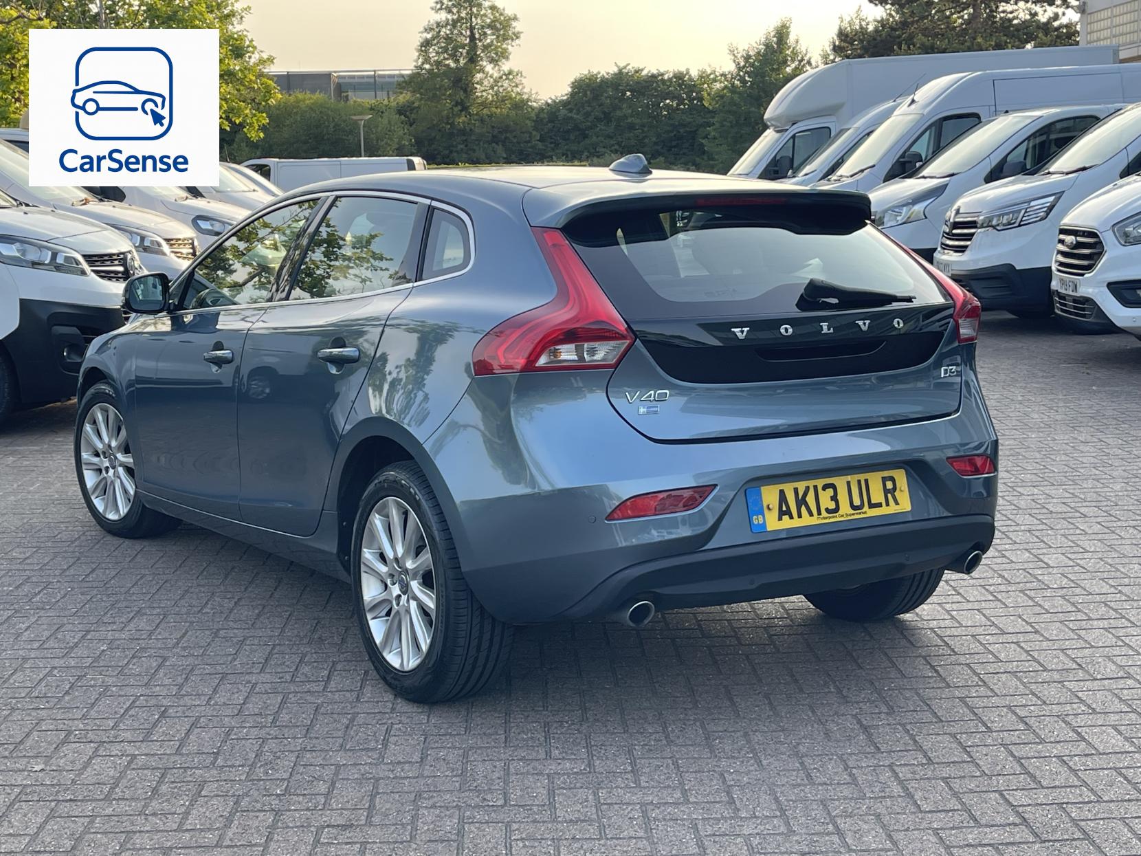 Volvo V40 2.0 D3 SE Lux Nav Hatchback 5dr Diesel Manual Euro 5 (s/s) (150 ps)