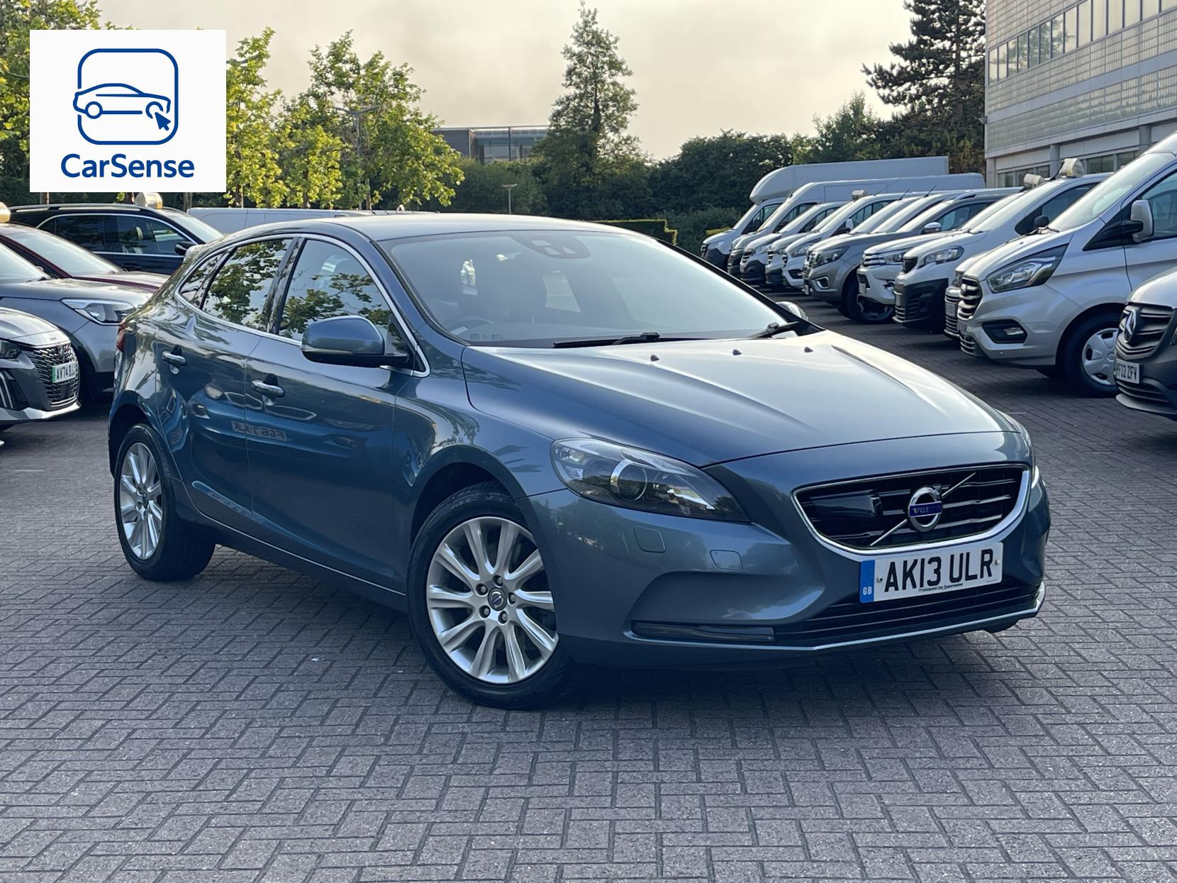 Volvo V40 2.0 D3 SE Lux Nav Hatchback 5dr Diesel Manual Euro 5 (s/s) (150 ps)