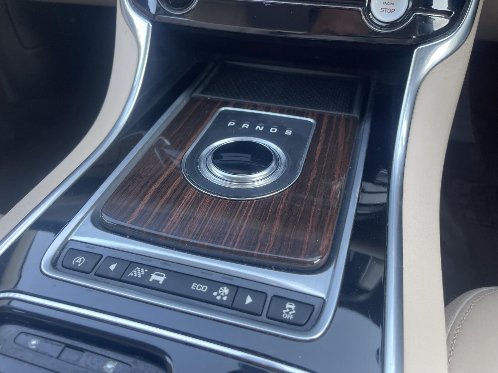 Jaguar XF 2.0d Portfolio Saloon 4dr Diesel Auto Euro 6 (s/s) (180 ps)