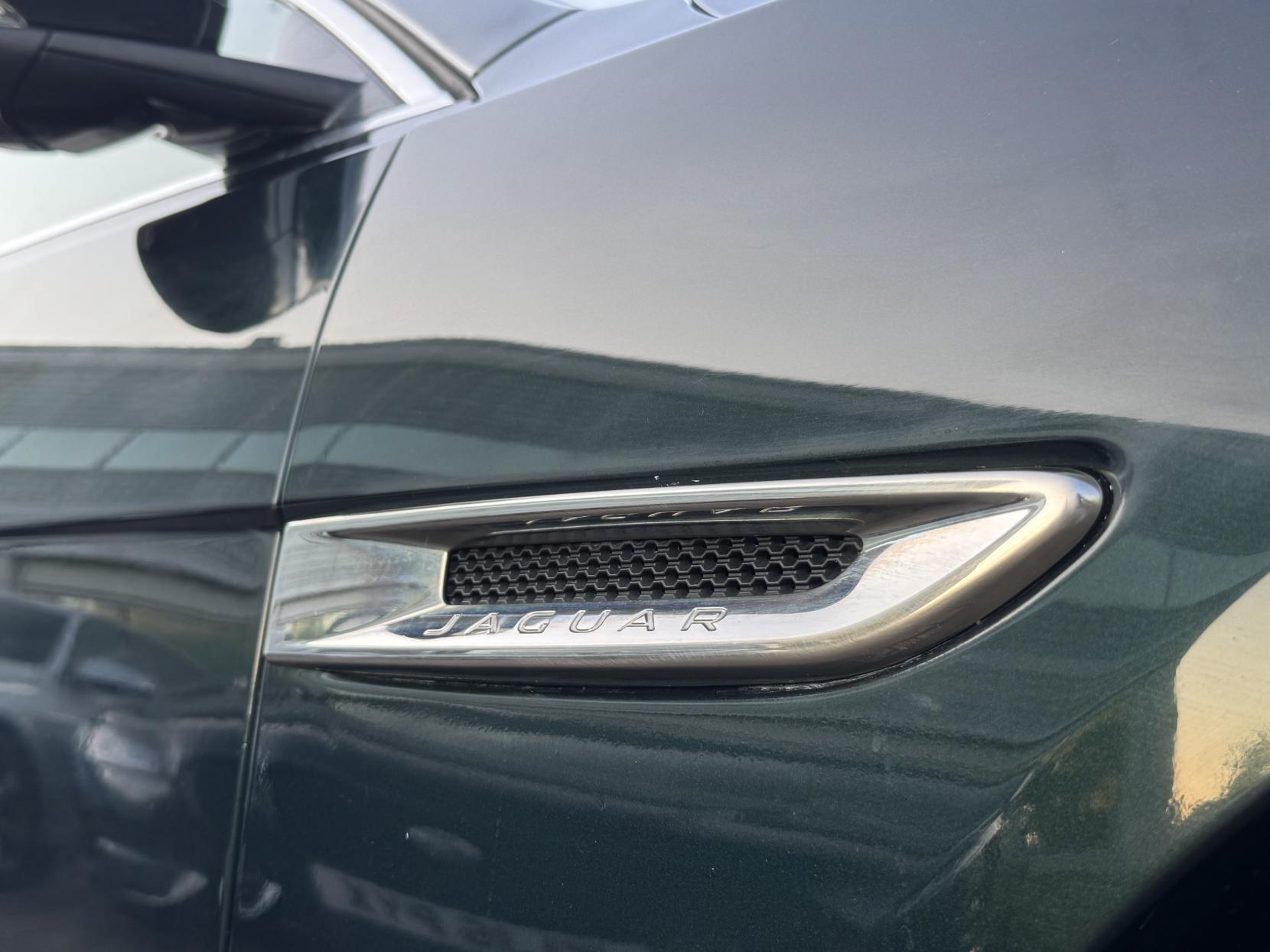 Jaguar XF 2.0d Portfolio Saloon 4dr Diesel Auto Euro 6 (s/s) (180 ps)