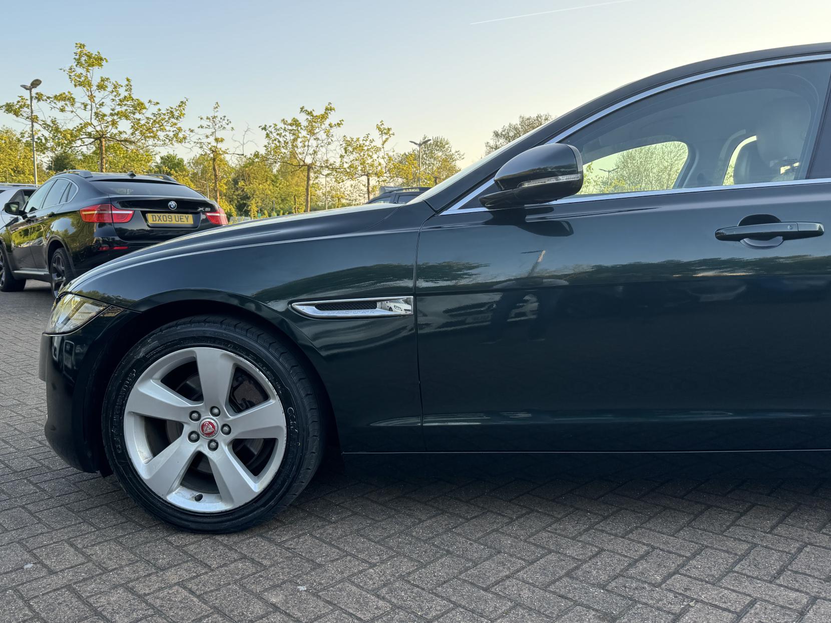 Jaguar XF 2.0d Portfolio Saloon 4dr Diesel Auto Euro 6 (s/s) (180 ps)