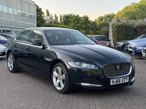 Jaguar XF 2.0d Portfolio Saloon 4dr Diesel Auto Euro 6 (s/s) (180 ps)