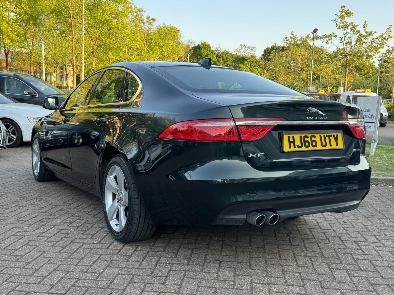 Jaguar XF 2.0d Portfolio Saloon 4dr Diesel Auto Euro 6 (s/s) (180 ps)