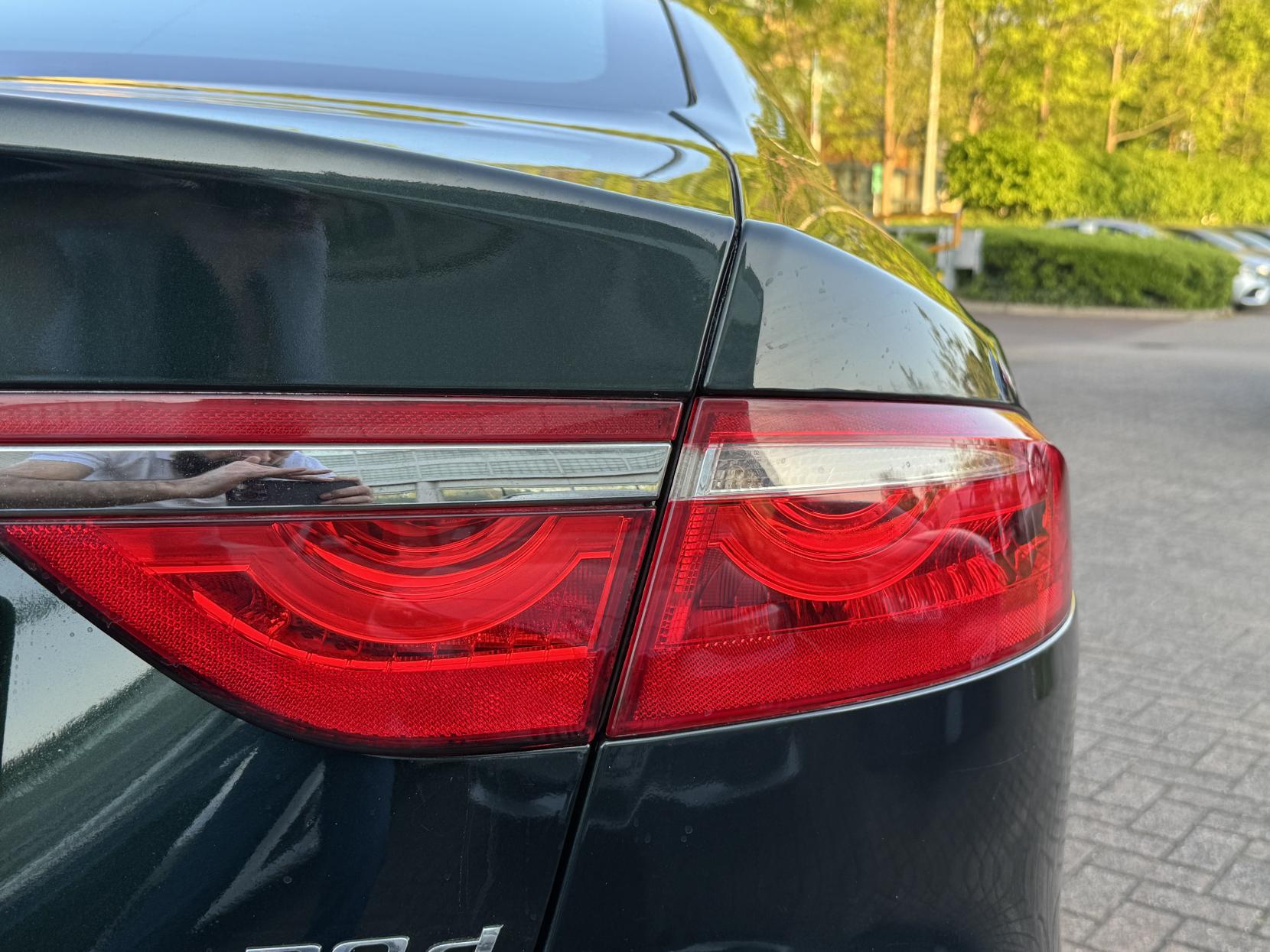 Jaguar XF 2.0d Portfolio Saloon 4dr Diesel Auto Euro 6 (s/s) (180 ps)
