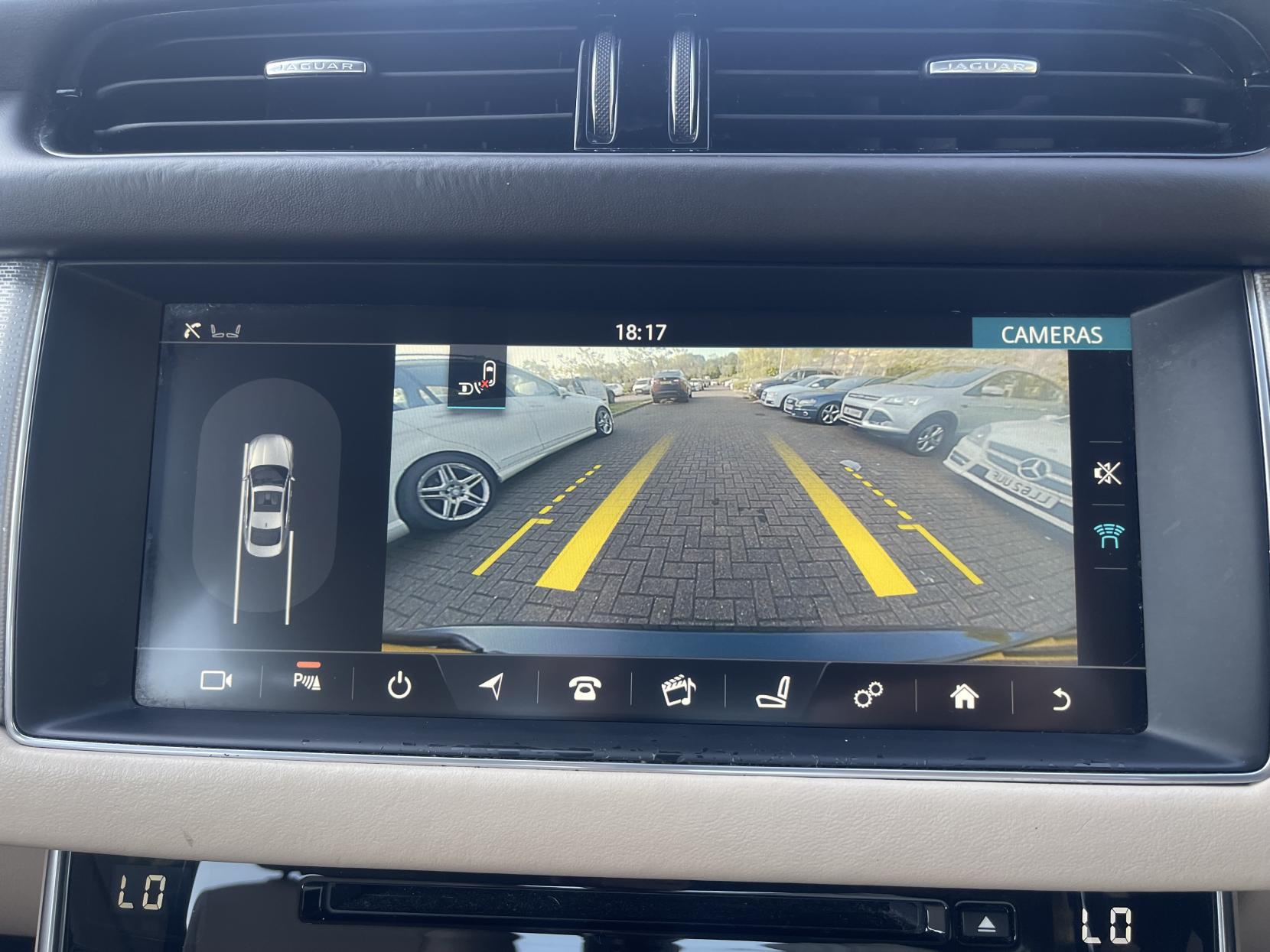 Jaguar XF 2.0d Portfolio Saloon 4dr Diesel Auto Euro 6 (s/s) (180 ps)