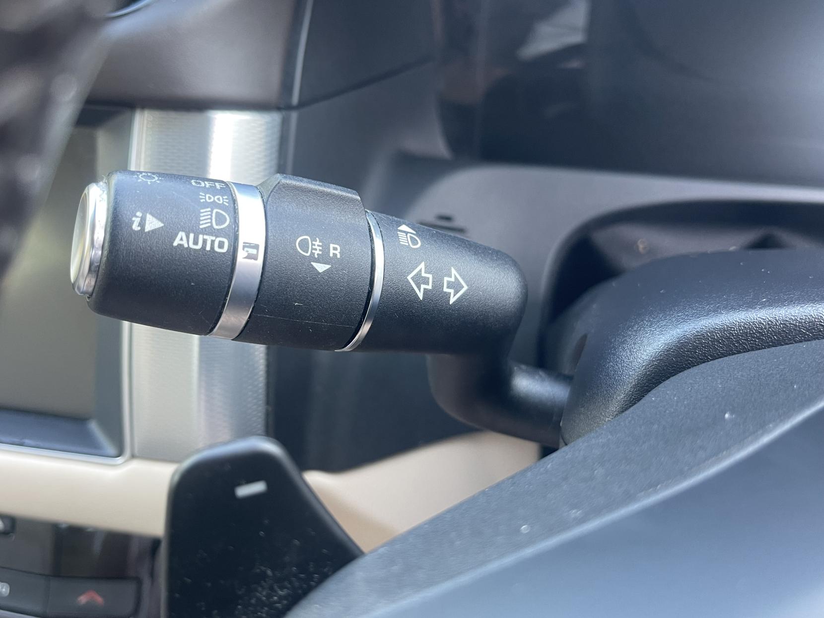 Jaguar XF 2.0d Portfolio Saloon 4dr Diesel Auto Euro 6 (s/s) (180 ps)