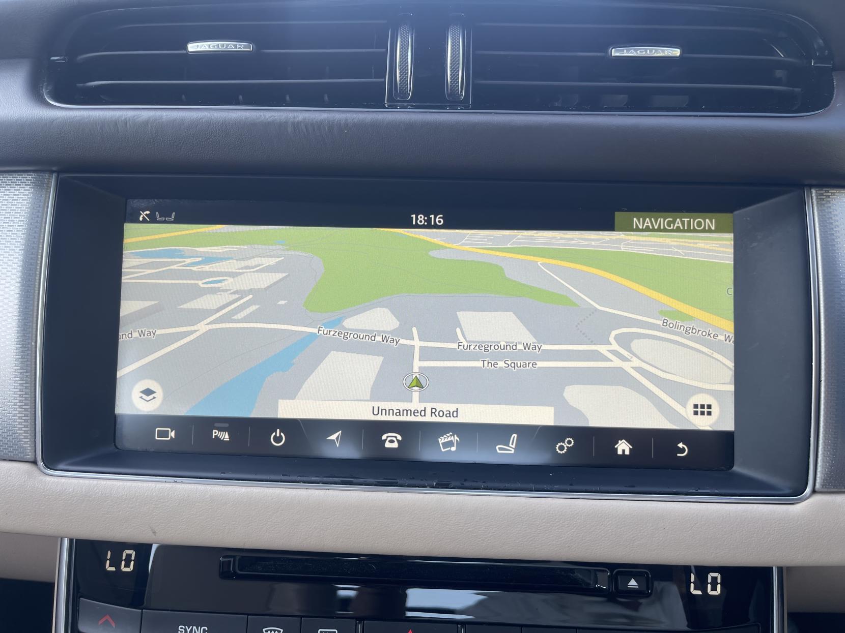 Jaguar XF 2.0d Portfolio Saloon 4dr Diesel Auto Euro 6 (s/s) (180 ps)